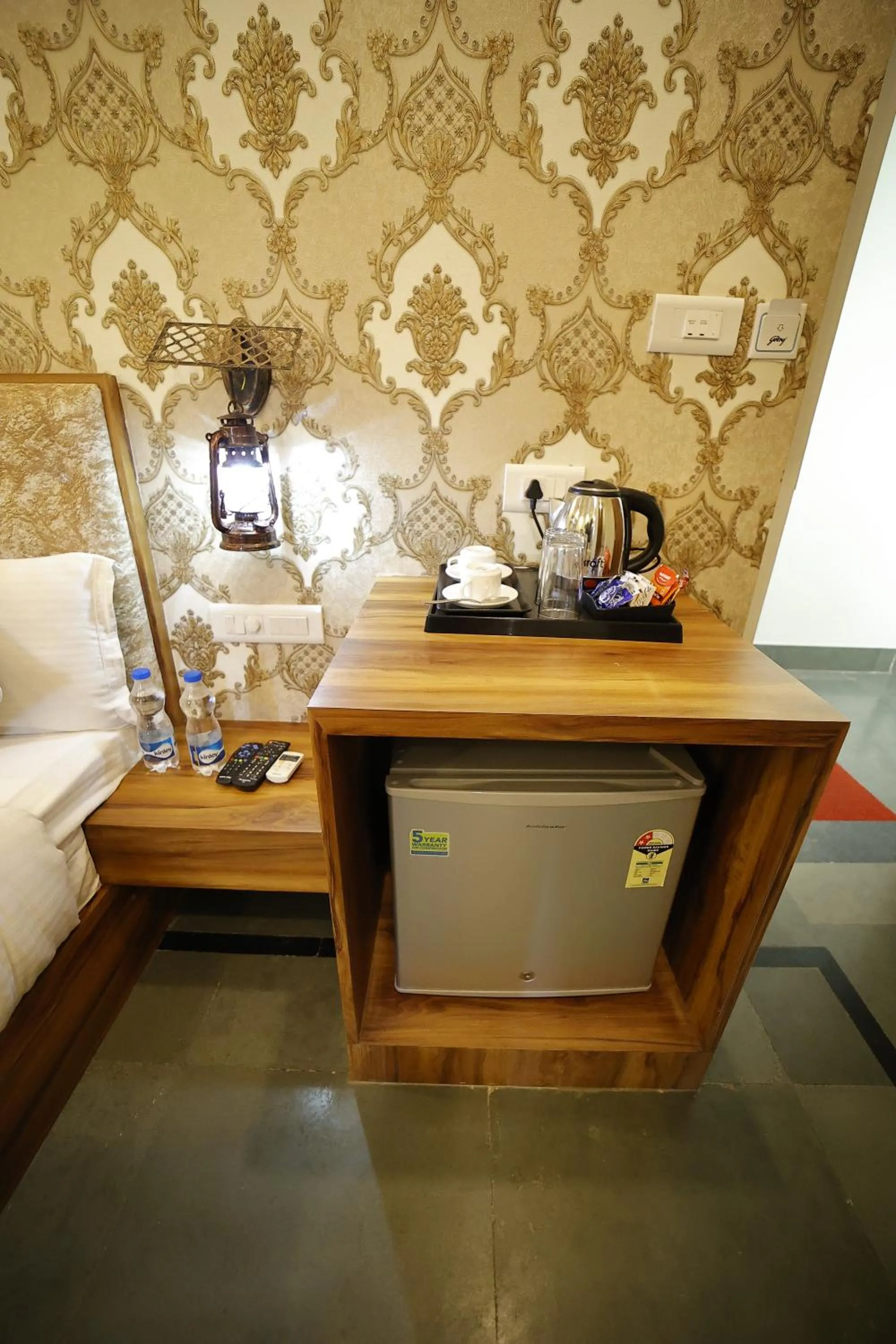 Coffee/tea facilities, Bed in The Kumbha Mahal Resort