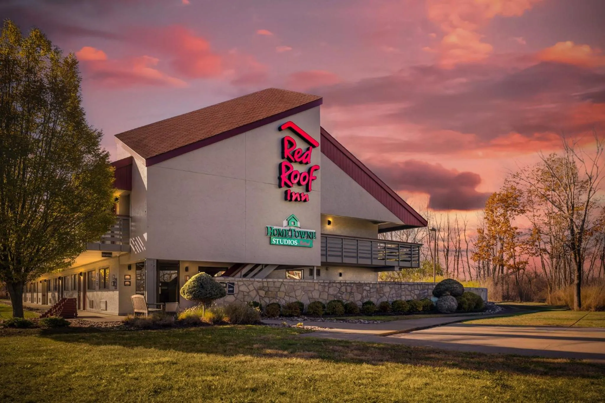 Facade/entrance in Red Roof Inn Buffalo - Niagara Airport