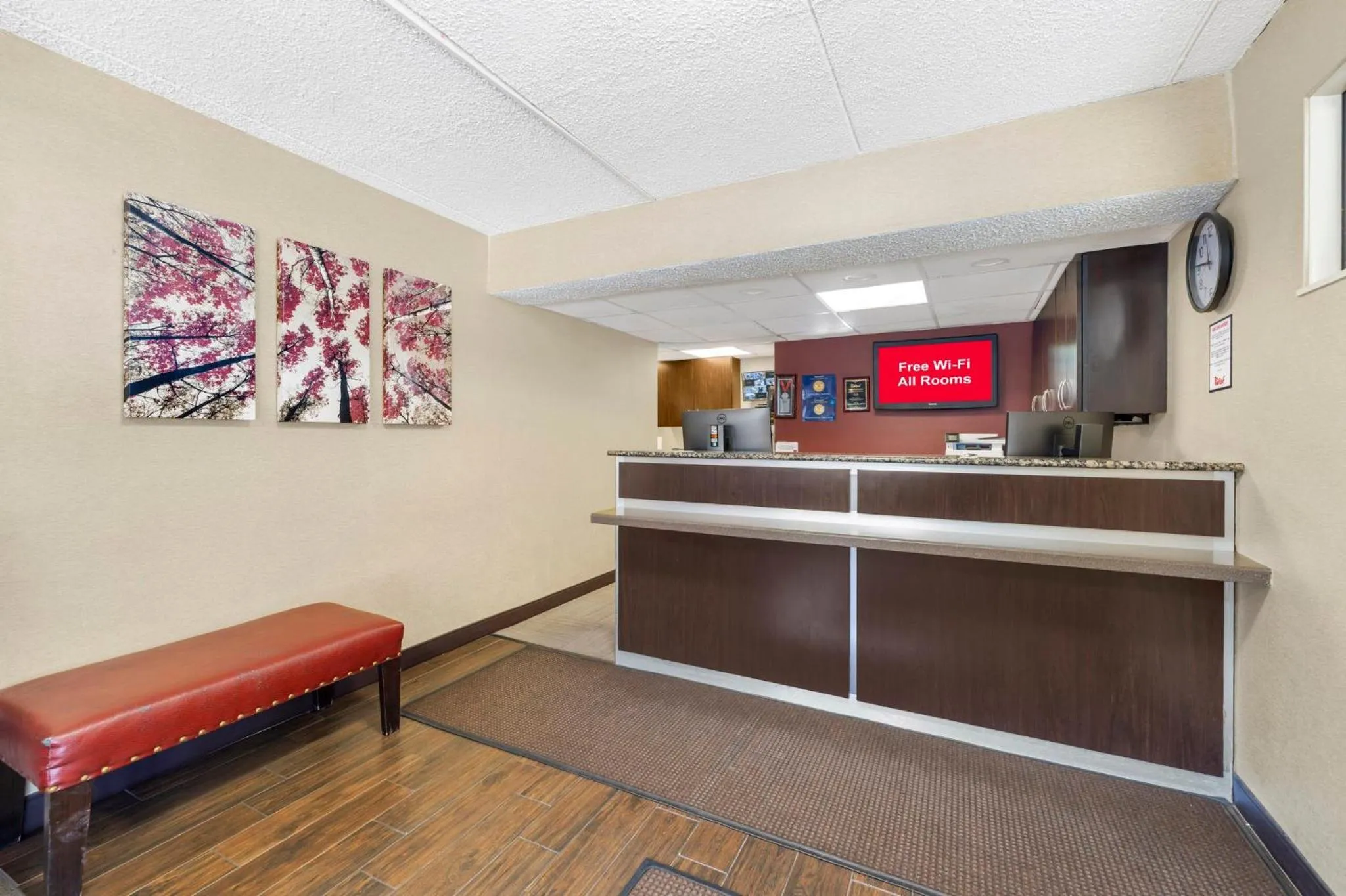 Lobby or reception in Red Roof Inn Buffalo - Niagara Airport