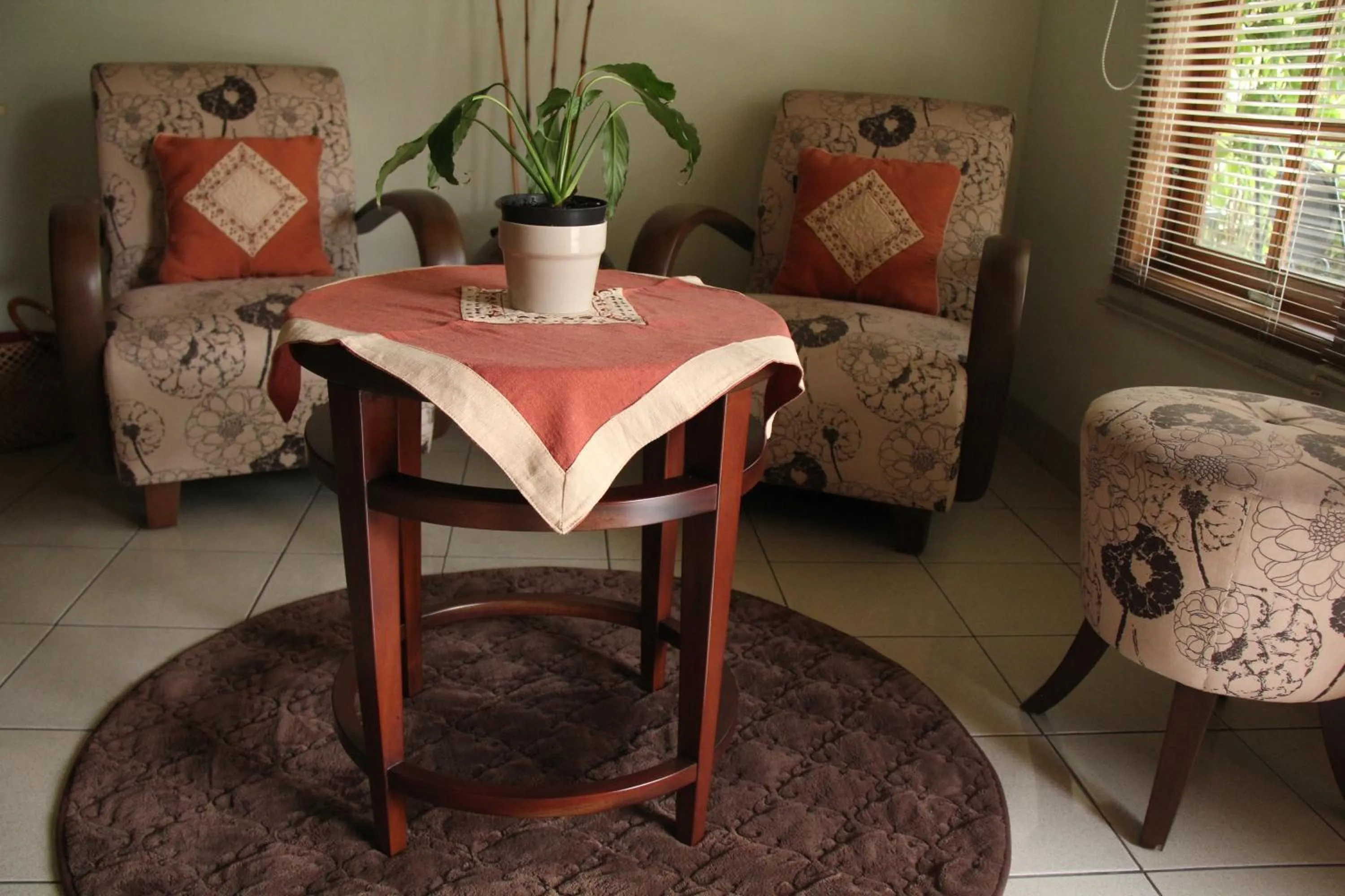 Communal lounge/ TV room in Bed and Breakfast Tomang