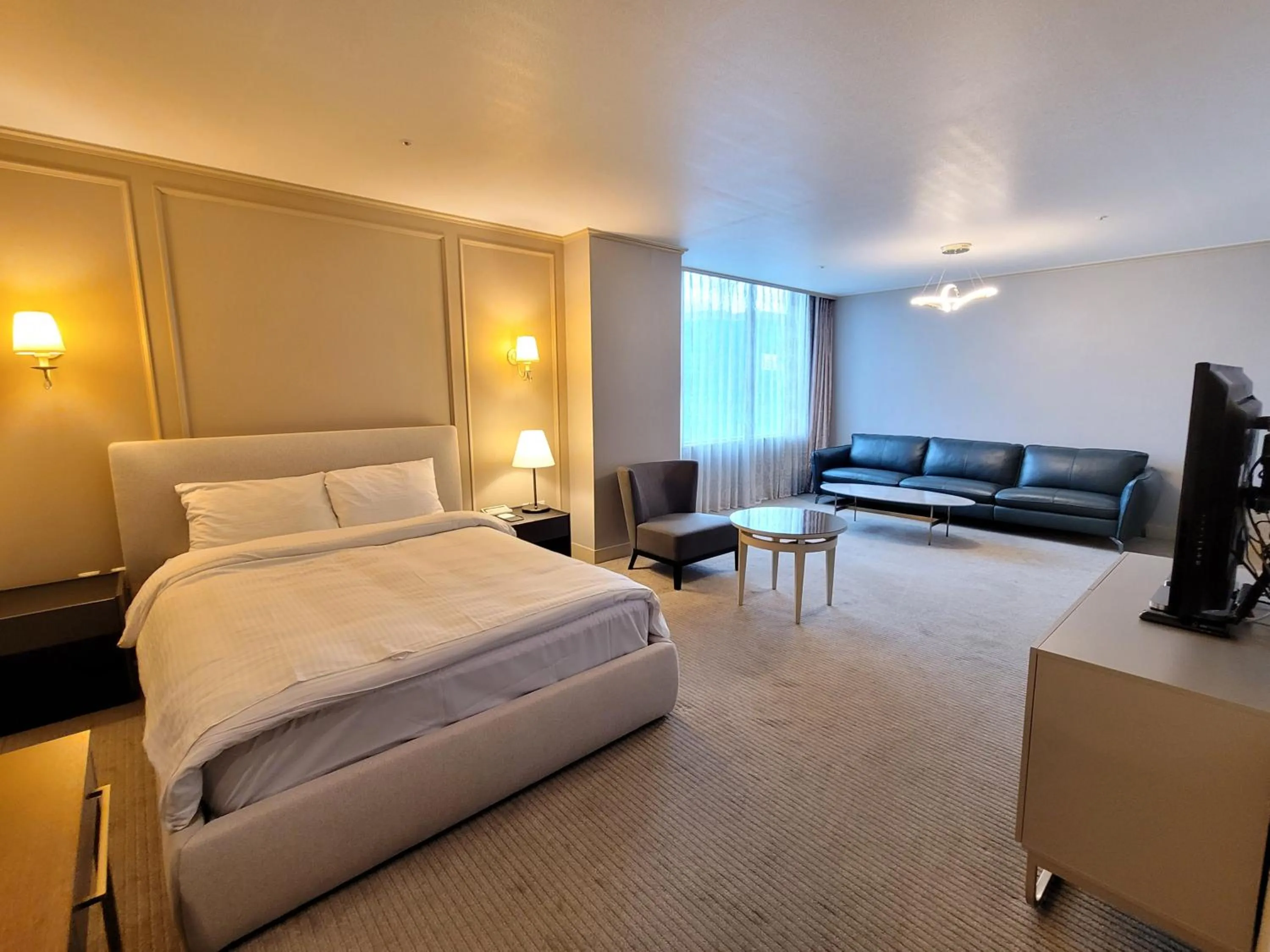 Photo of the whole room in Queen Vell Hotel