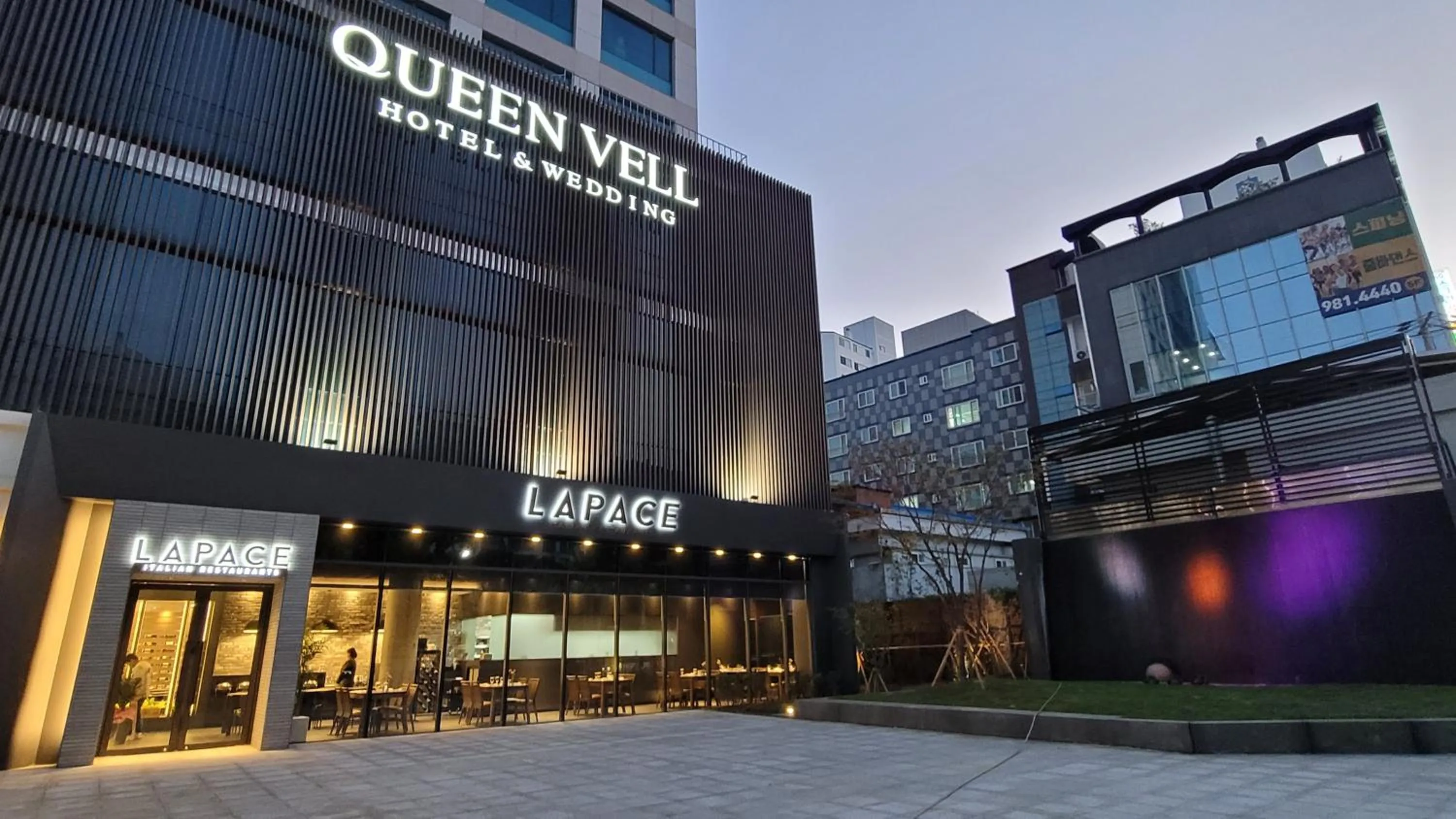 Property Building in Queen Vell Hotel