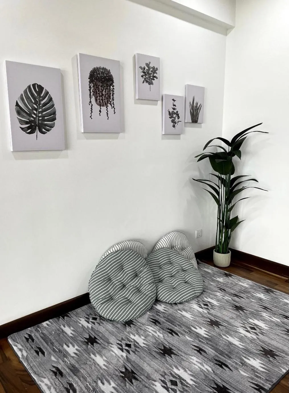 The Venus - Spacious Wooden TOP Floor Apartment