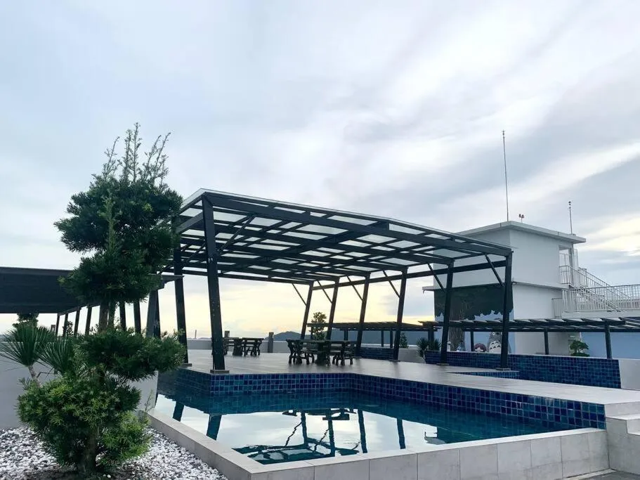 The Venus - Spacious Wooden TOP Floor Apartment