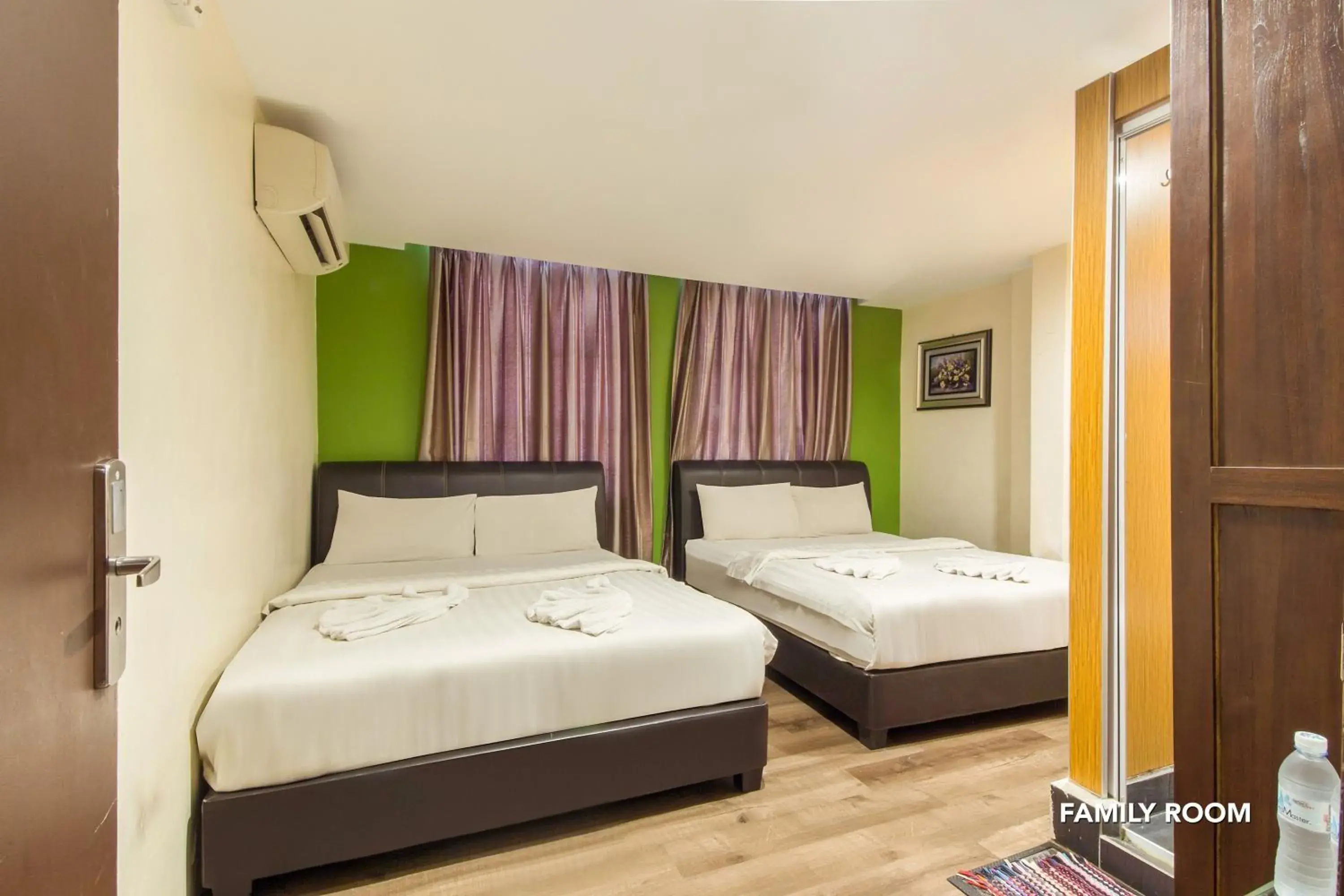 Bed in 33 Star Hotel by The Awinka Group Of Management Bed in 33 Star Hotel by The Awinka Group Of Management