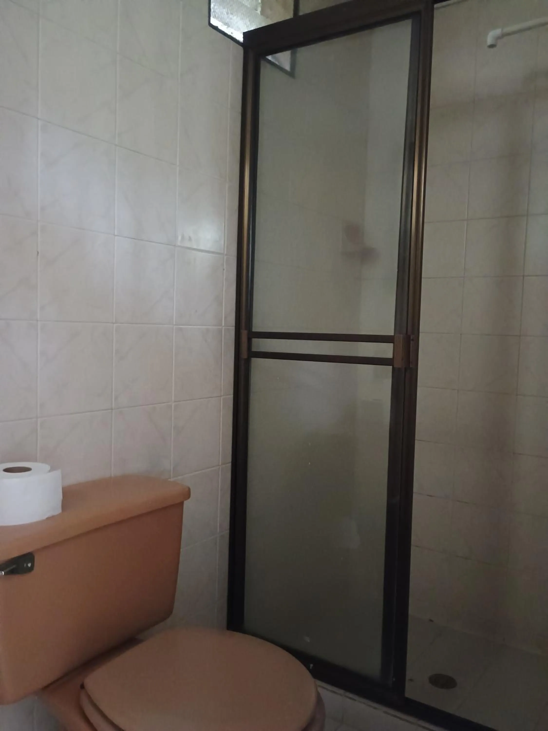 Shower in BioHotel Ecohouse