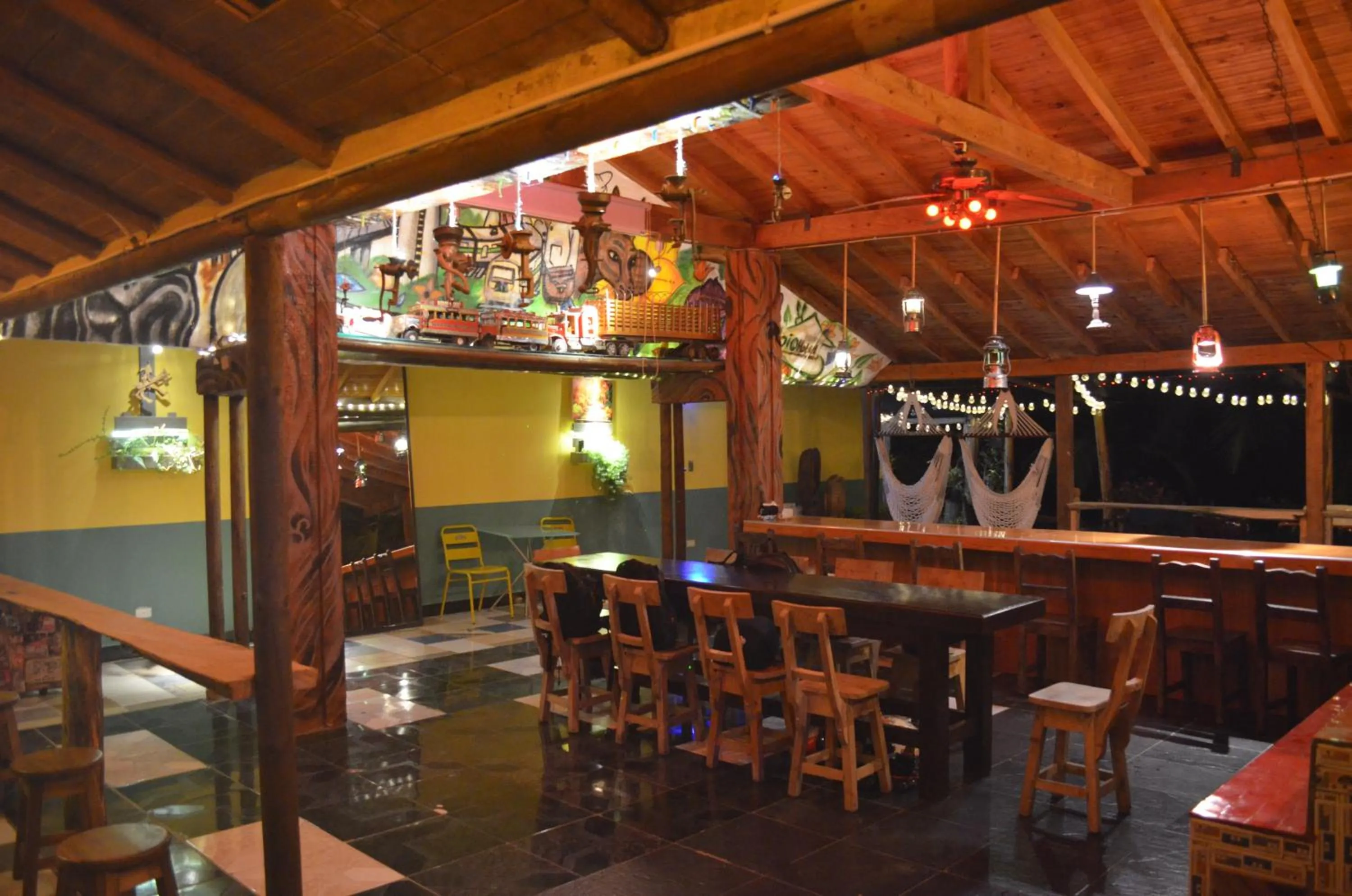 Restaurant/places to eat in BioHotel Ecohouse