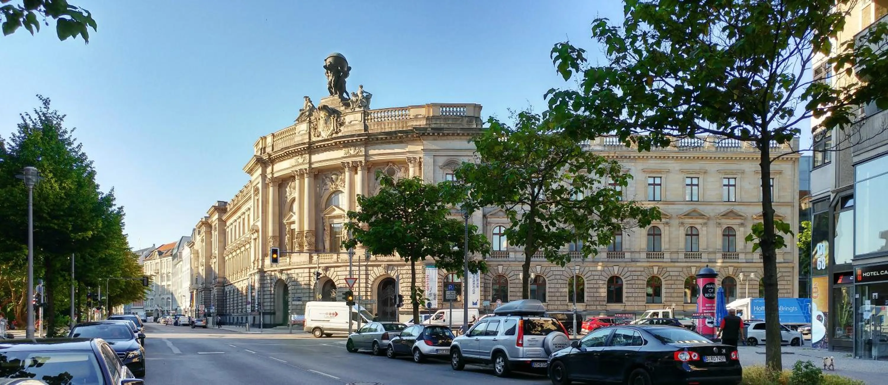 Nearby landmark in Hotel M68