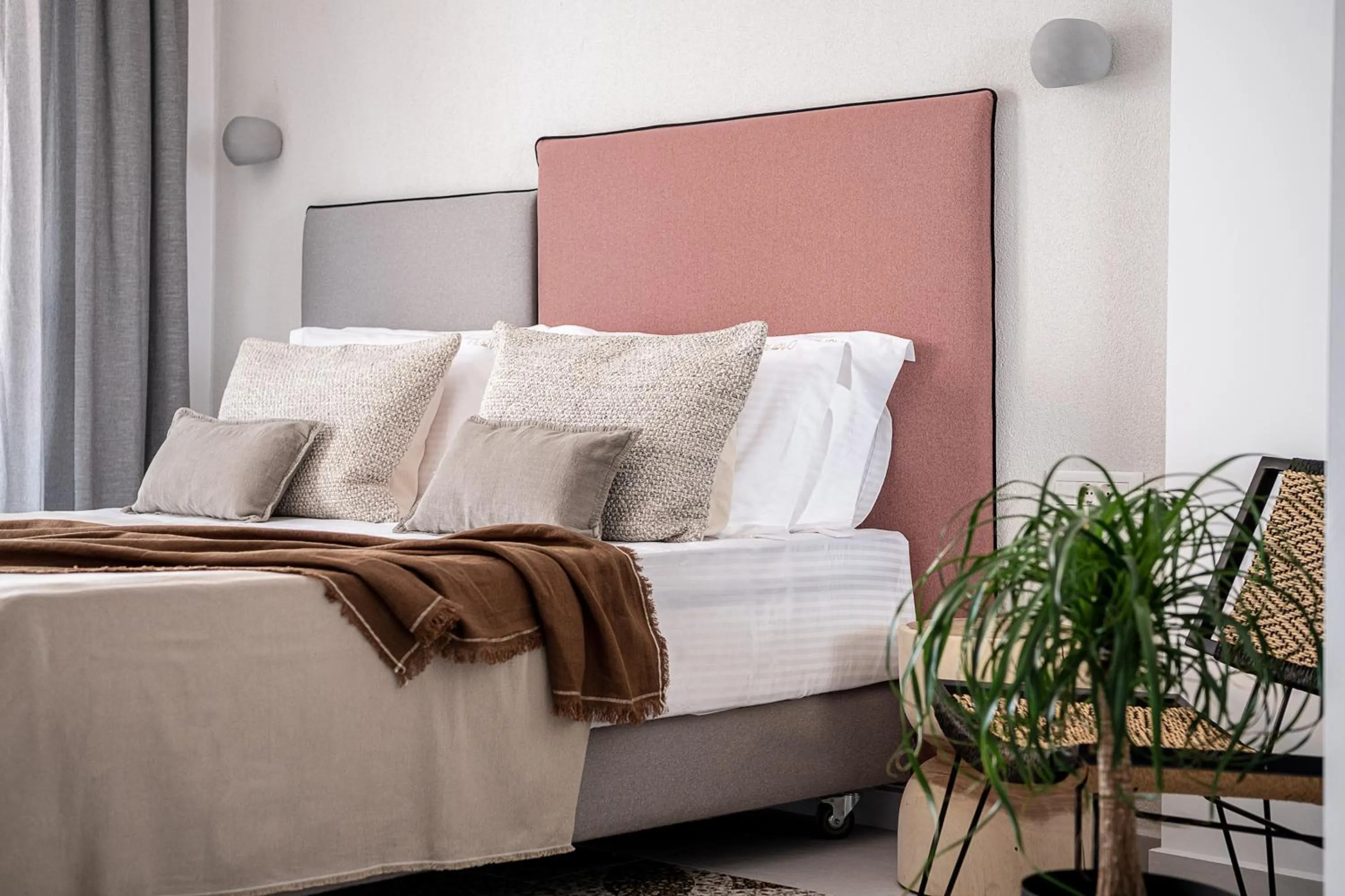 Photo of the whole room, Bed in Nuovo Luxury Suites