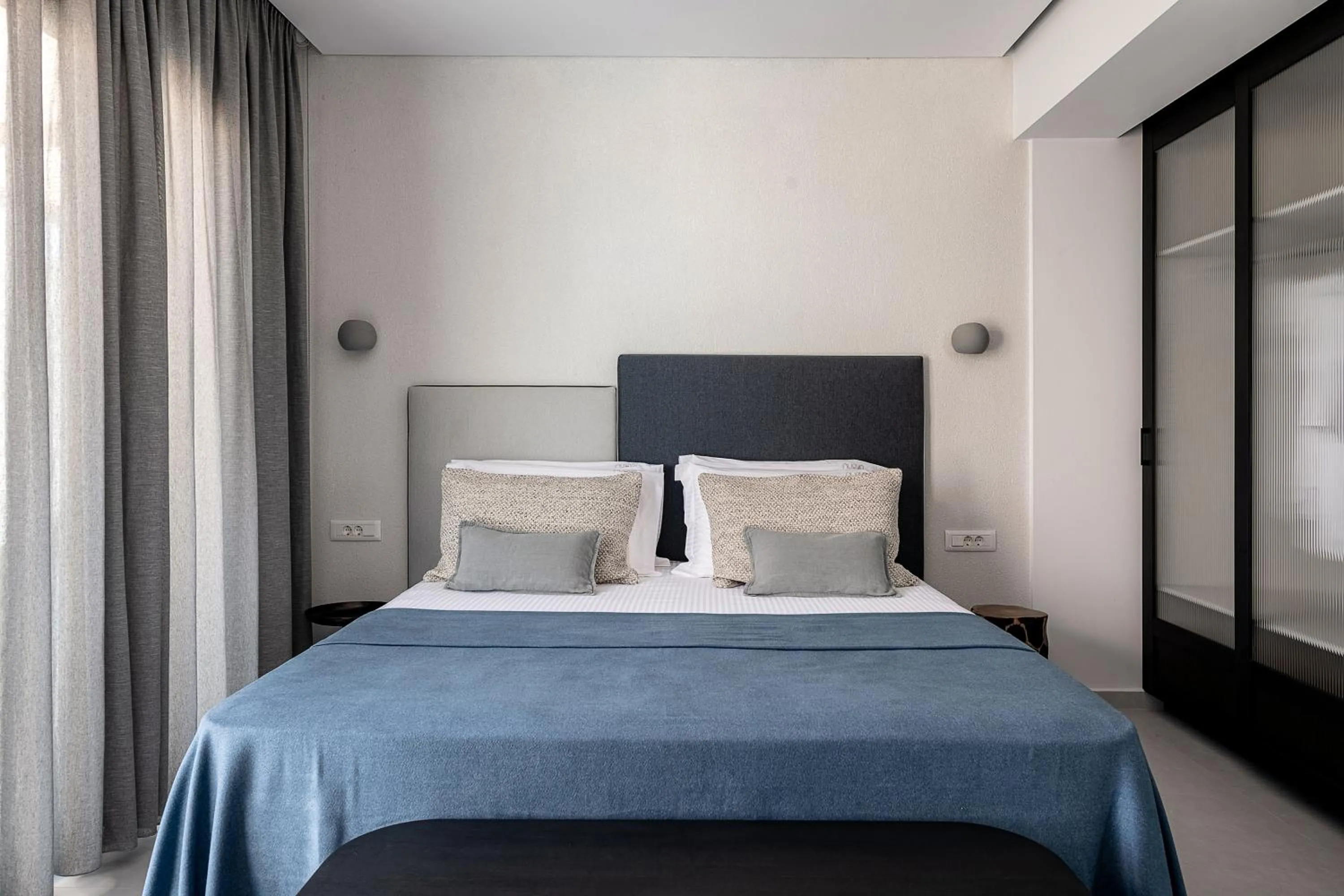 Photo of the whole room, Bed in Nuovo Luxury Suites