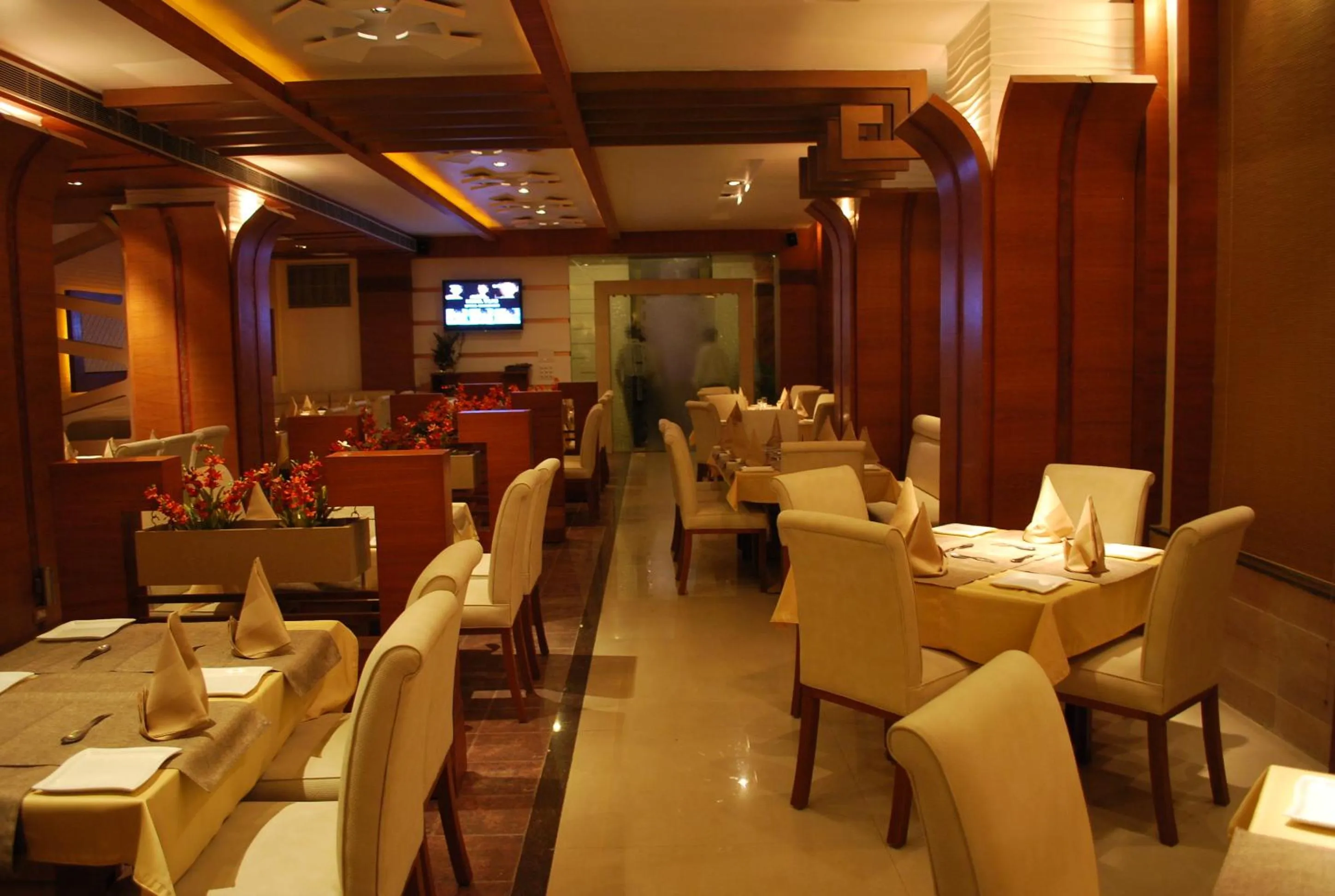 Restaurant/places to eat in Hotel Millennium