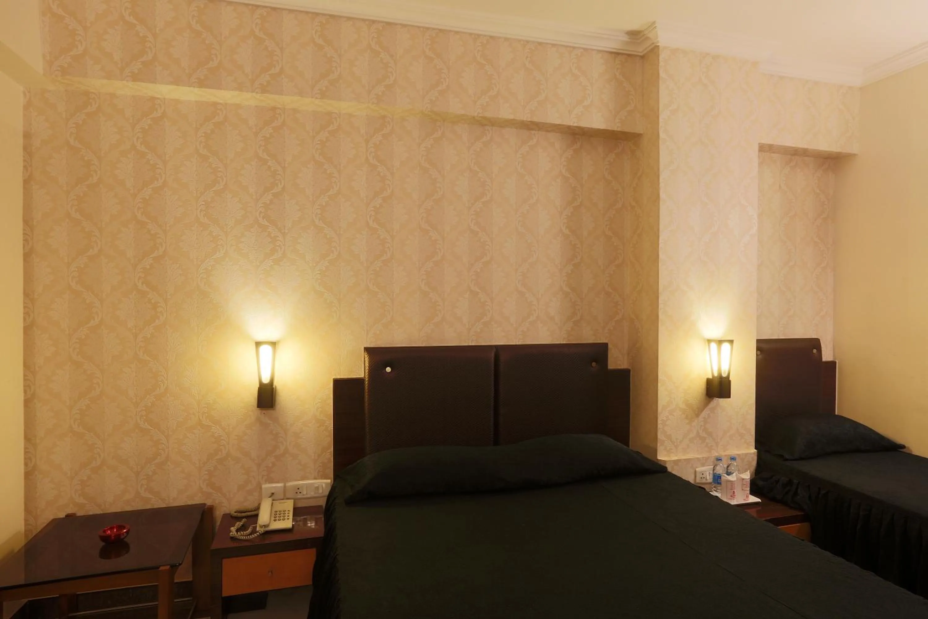 Bed in Hotel Millennium