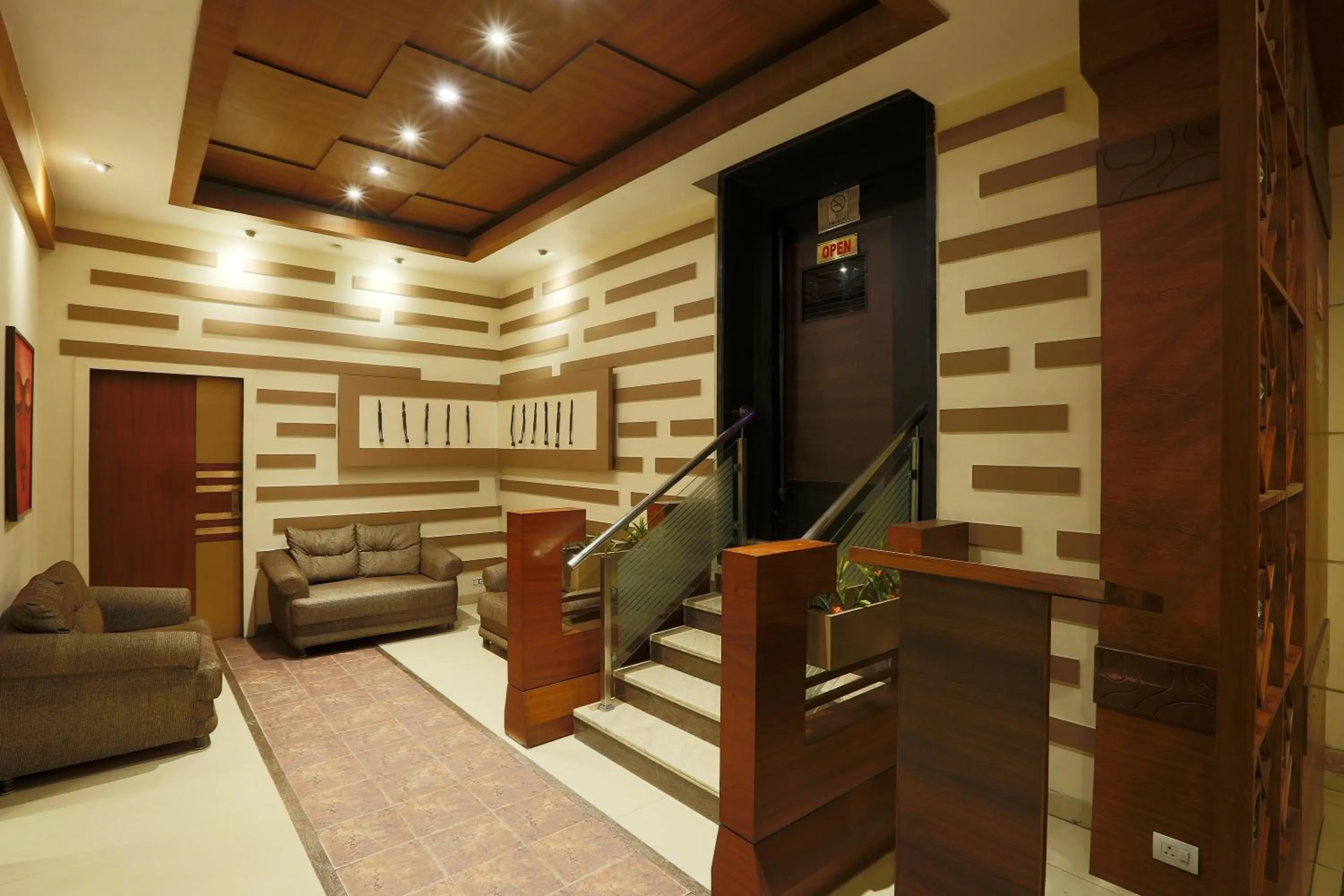 Communal lounge/ TV room in Hotel Millennium