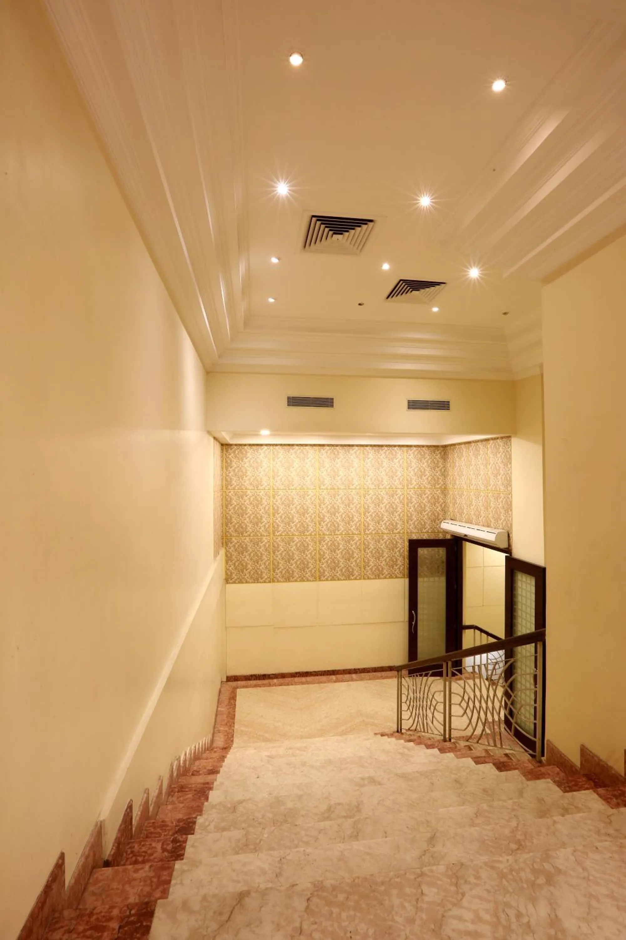 Area and facilities in Hotel Millennium