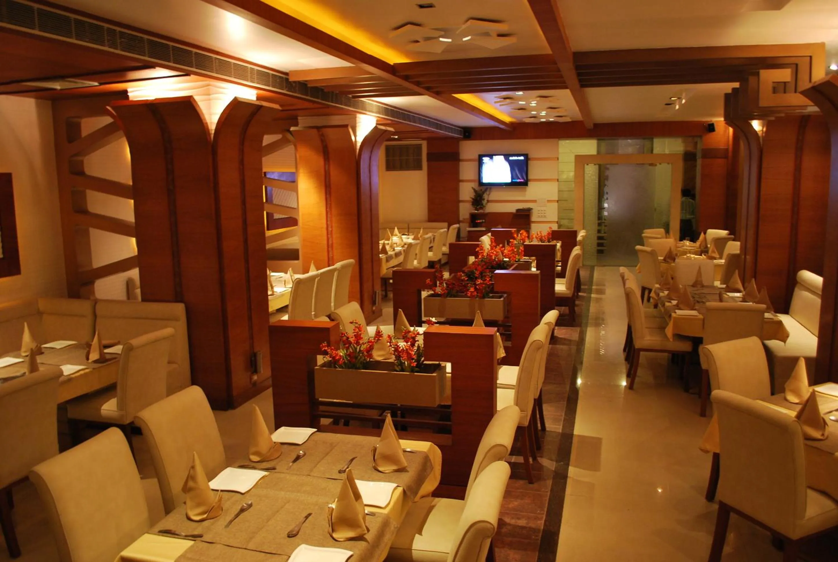 Restaurant/places to eat in Hotel Millennium