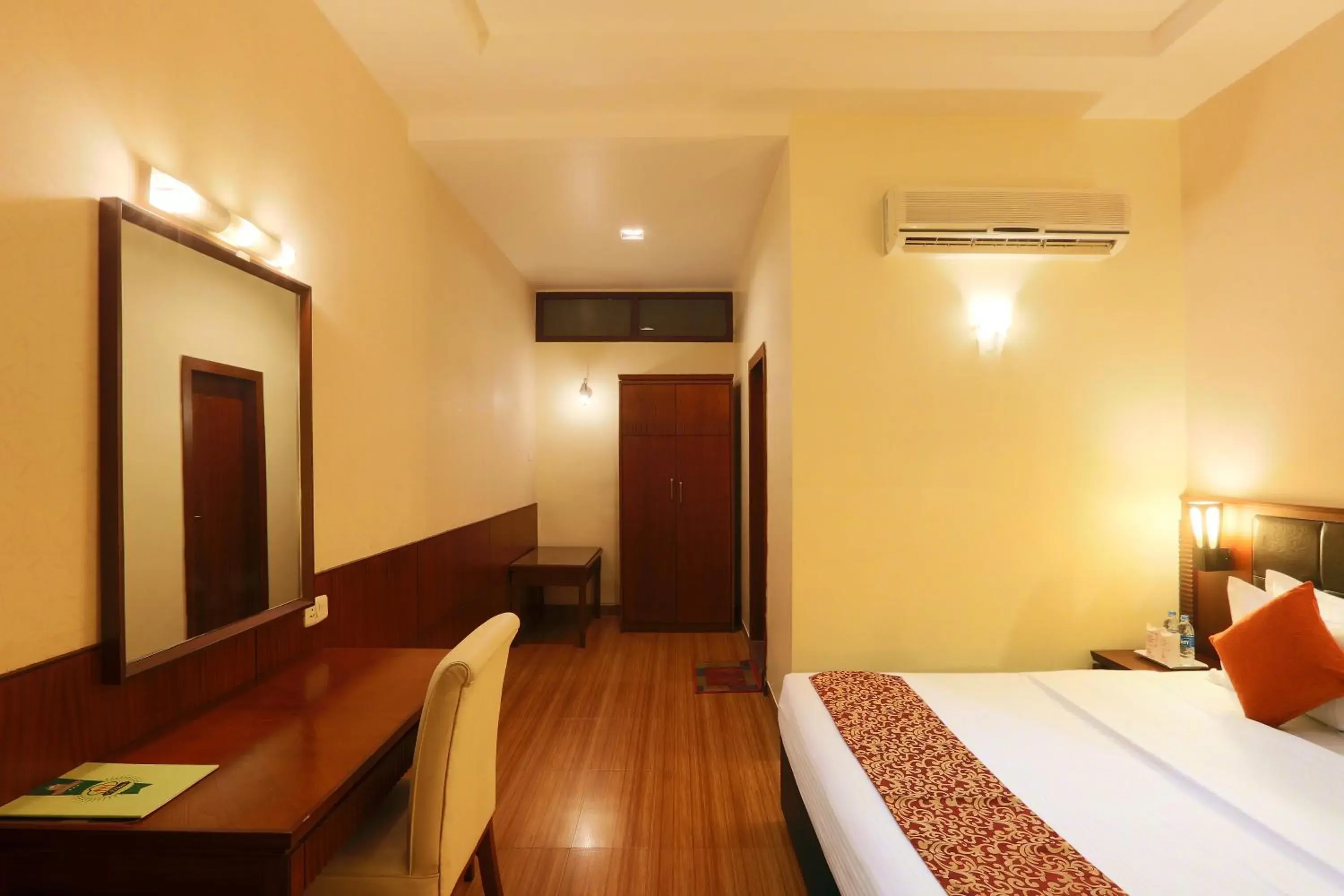 Bedroom, Bed in Hotel Millennium Bedroom, Bed in Hotel Millennium