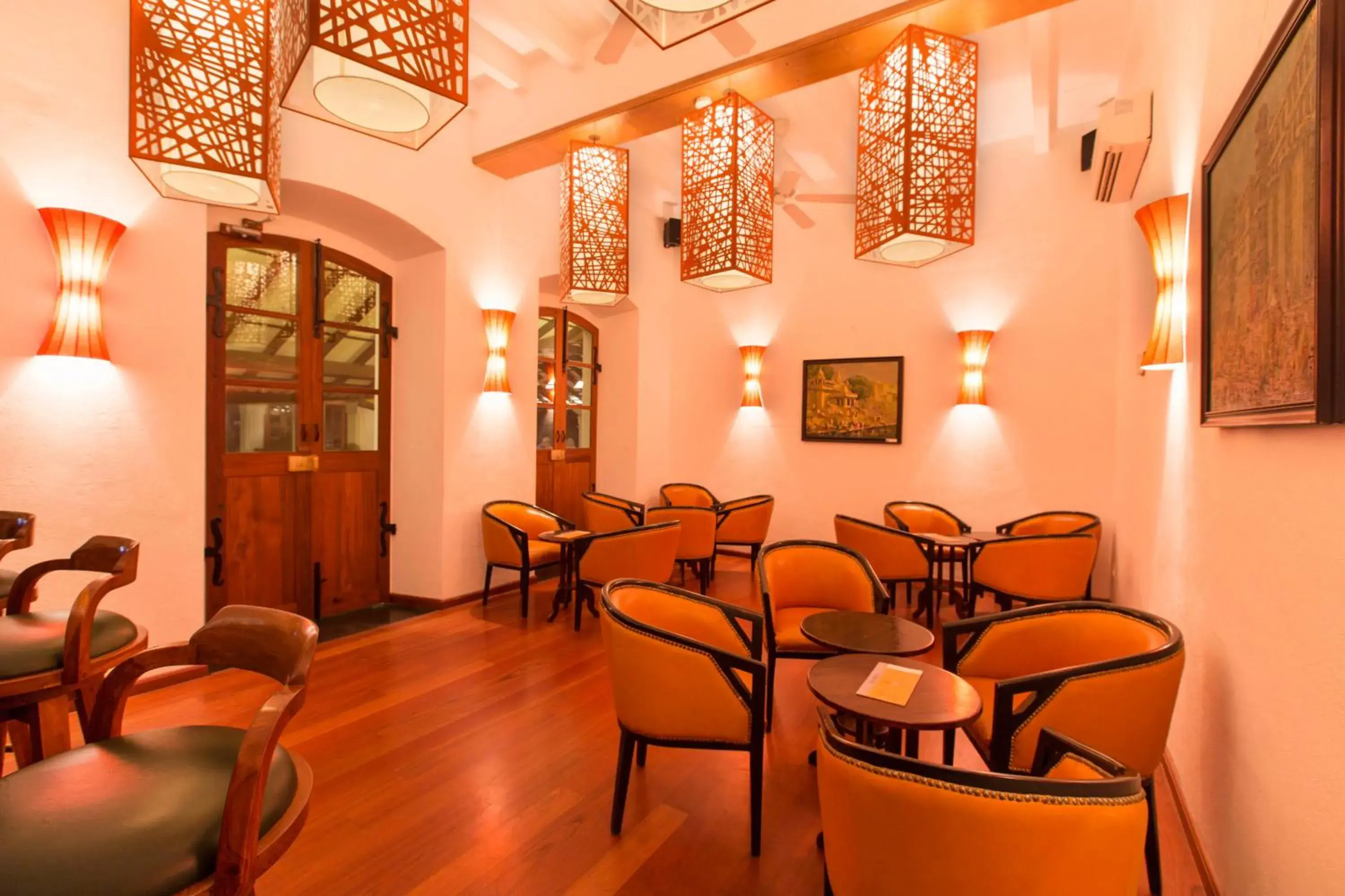 Lounge or bar in Palais De Mahe - A CGH Earth Experience Lounge or bar in Palais De Mahe - A CGH Earth Experience