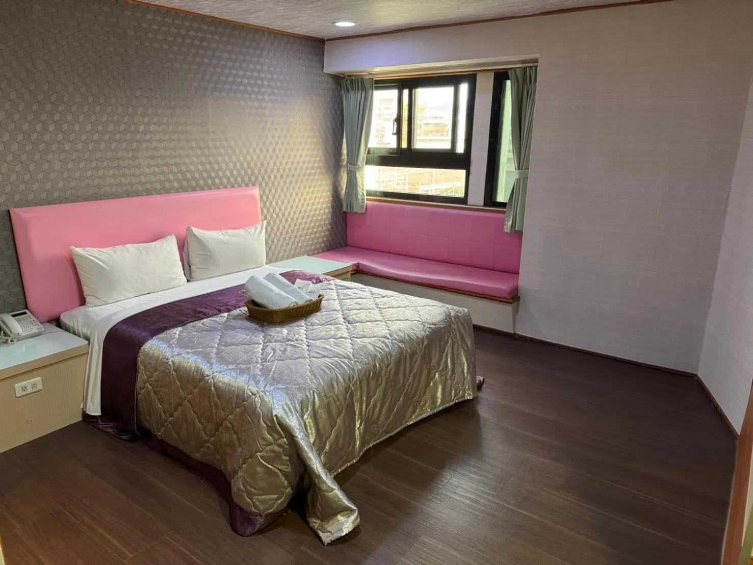 Bed in Left Bank Hotel