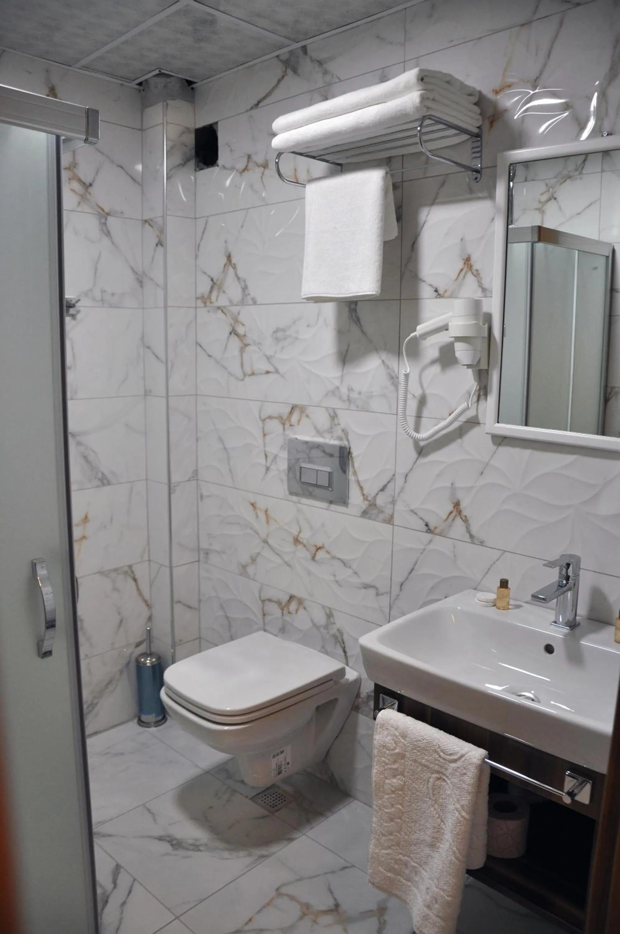 Bathroom in SAKA LİFE OTEL