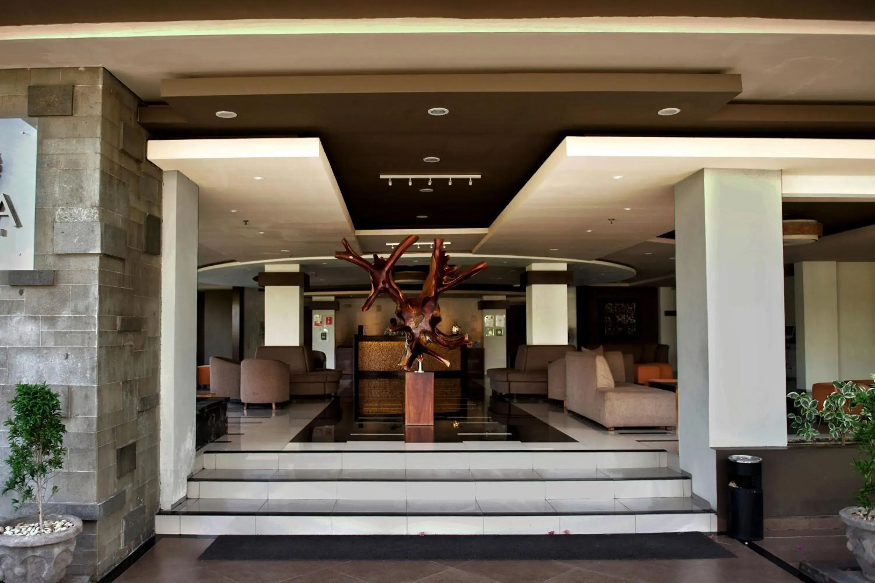 Facade/entrance in The Kana Kuta Hotel Facade/entrance in The Kana Kuta Hotel