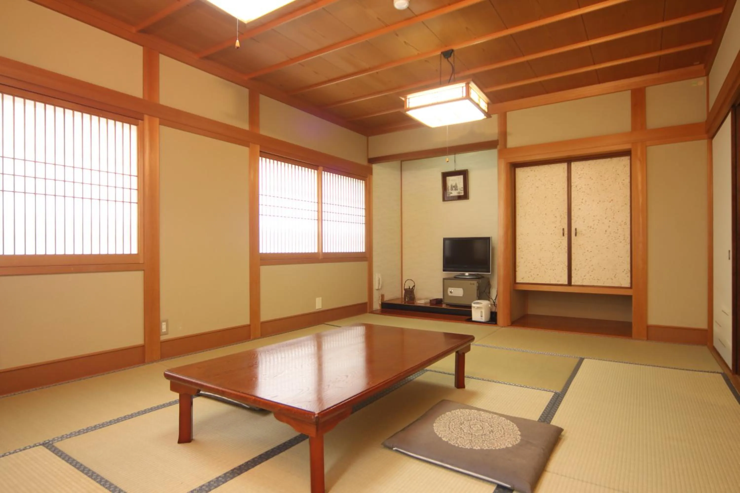 TV and multimedia in Yodoya