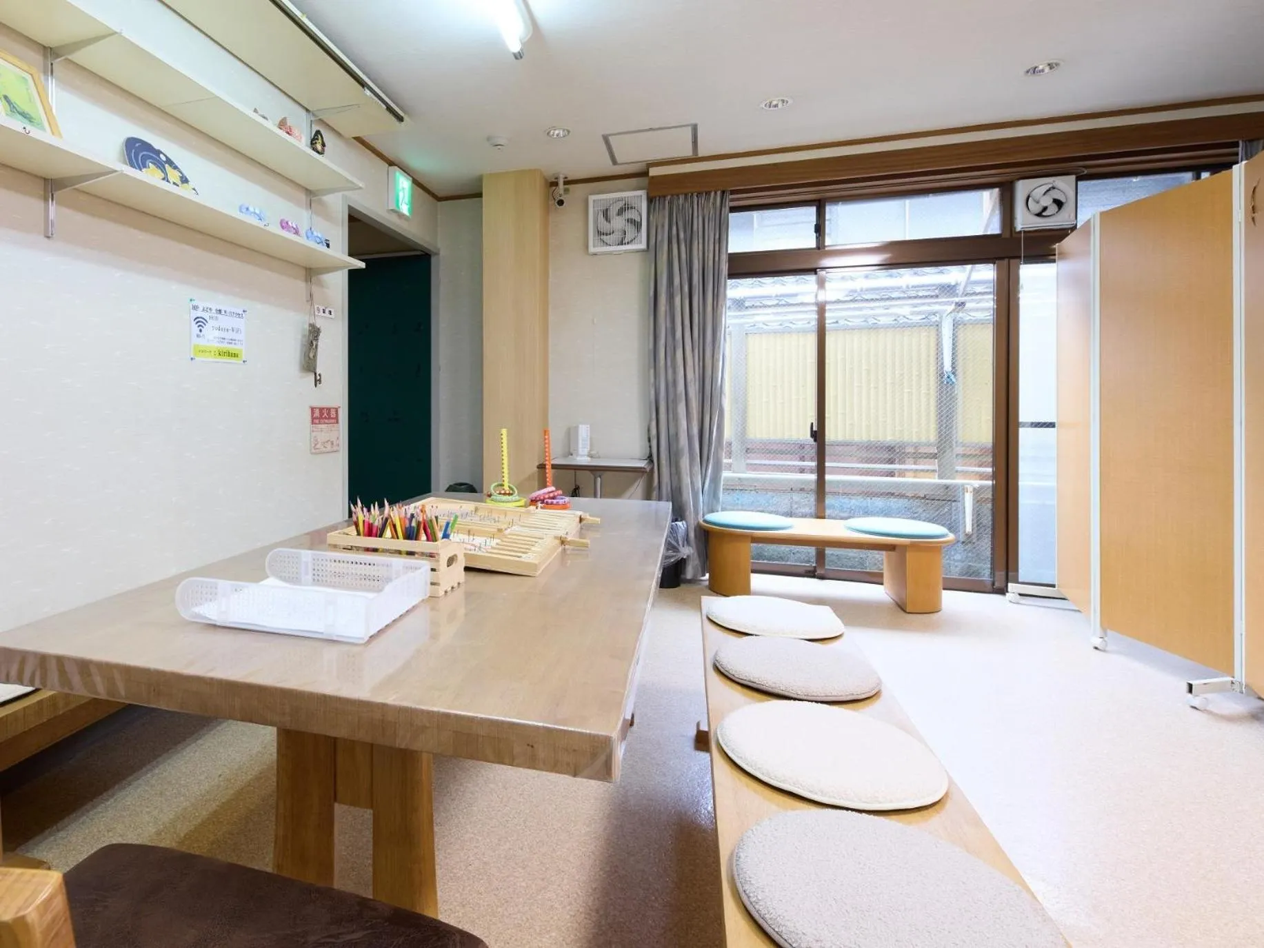 Communal lounge/ TV room in Yodoya