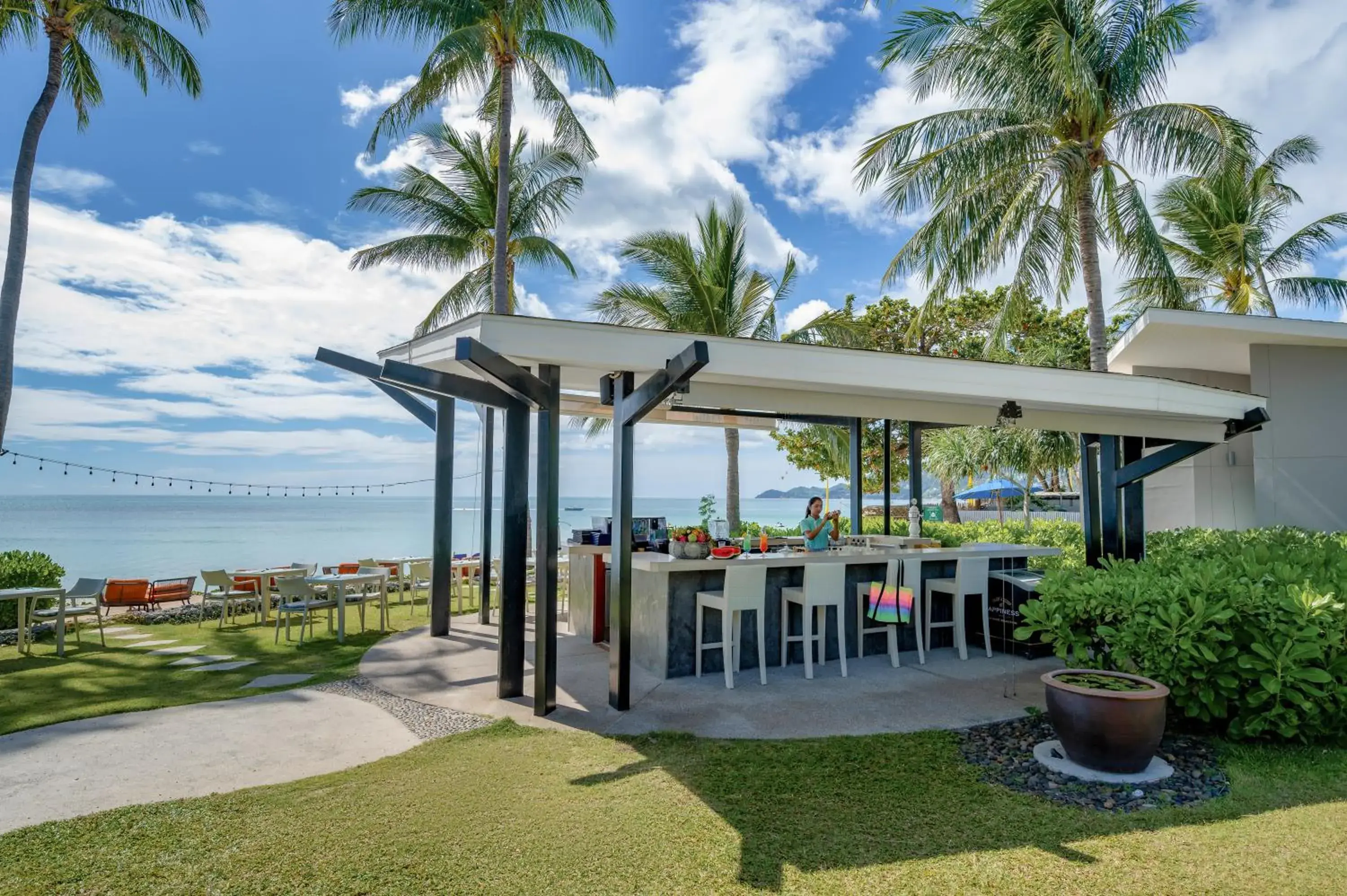 Lounge or bar in OZO Chaweng Samui Lounge or bar in OZO Chaweng Samui