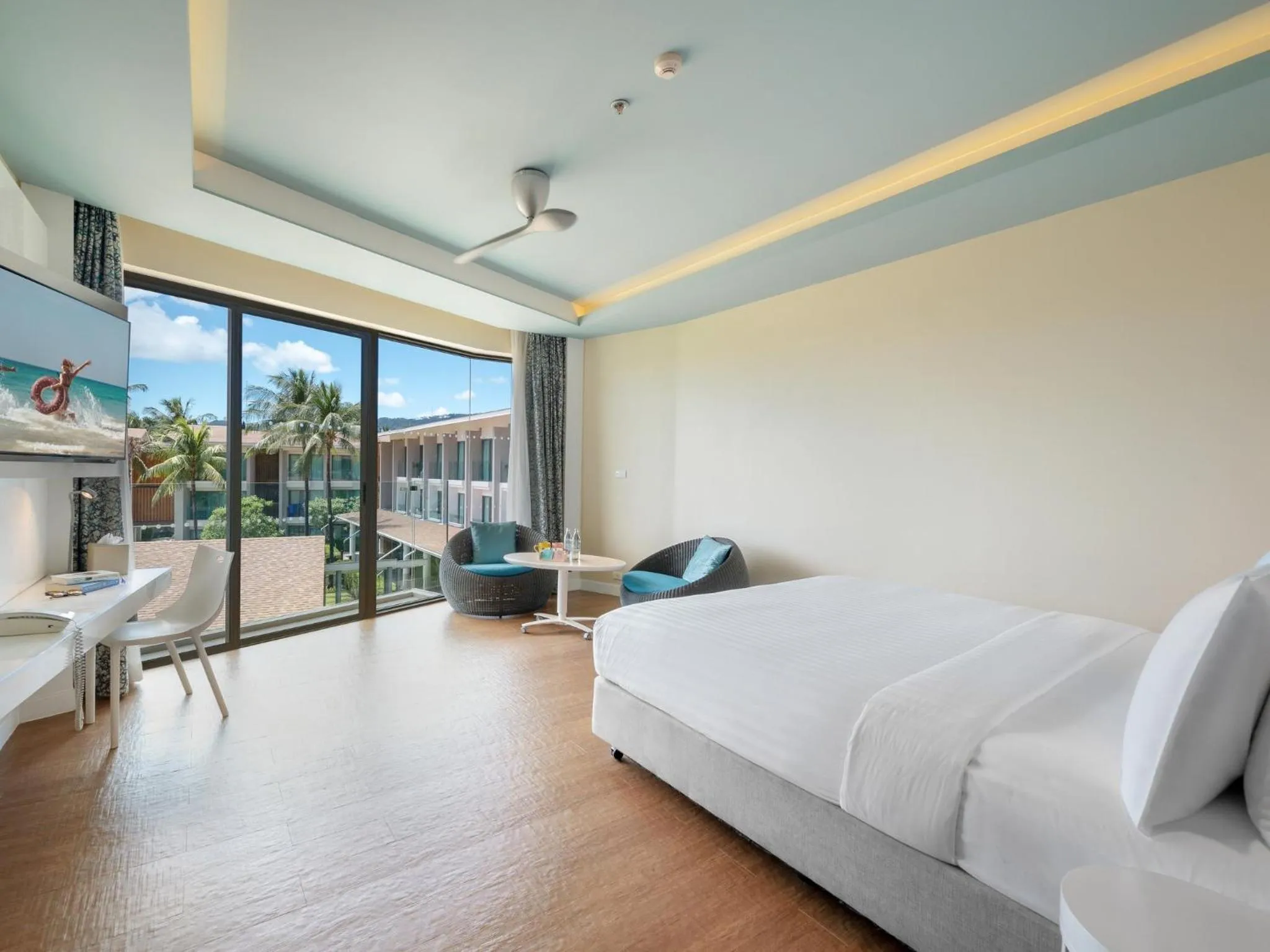 Photo of the whole room, Bed in OZO Chaweng Samui