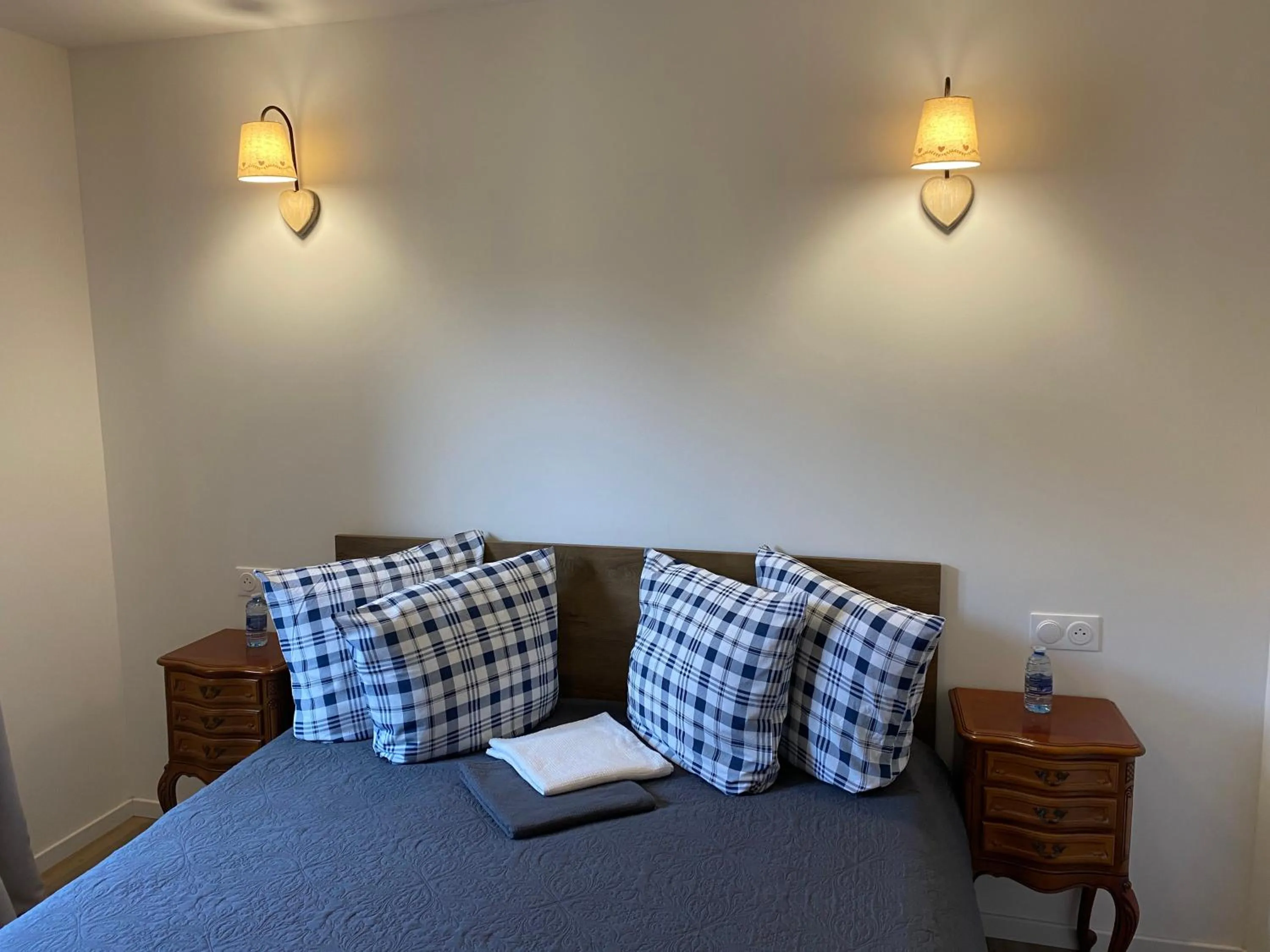 Photo of the whole room, Bed in Au repos des vignes, chambres d'hôtes