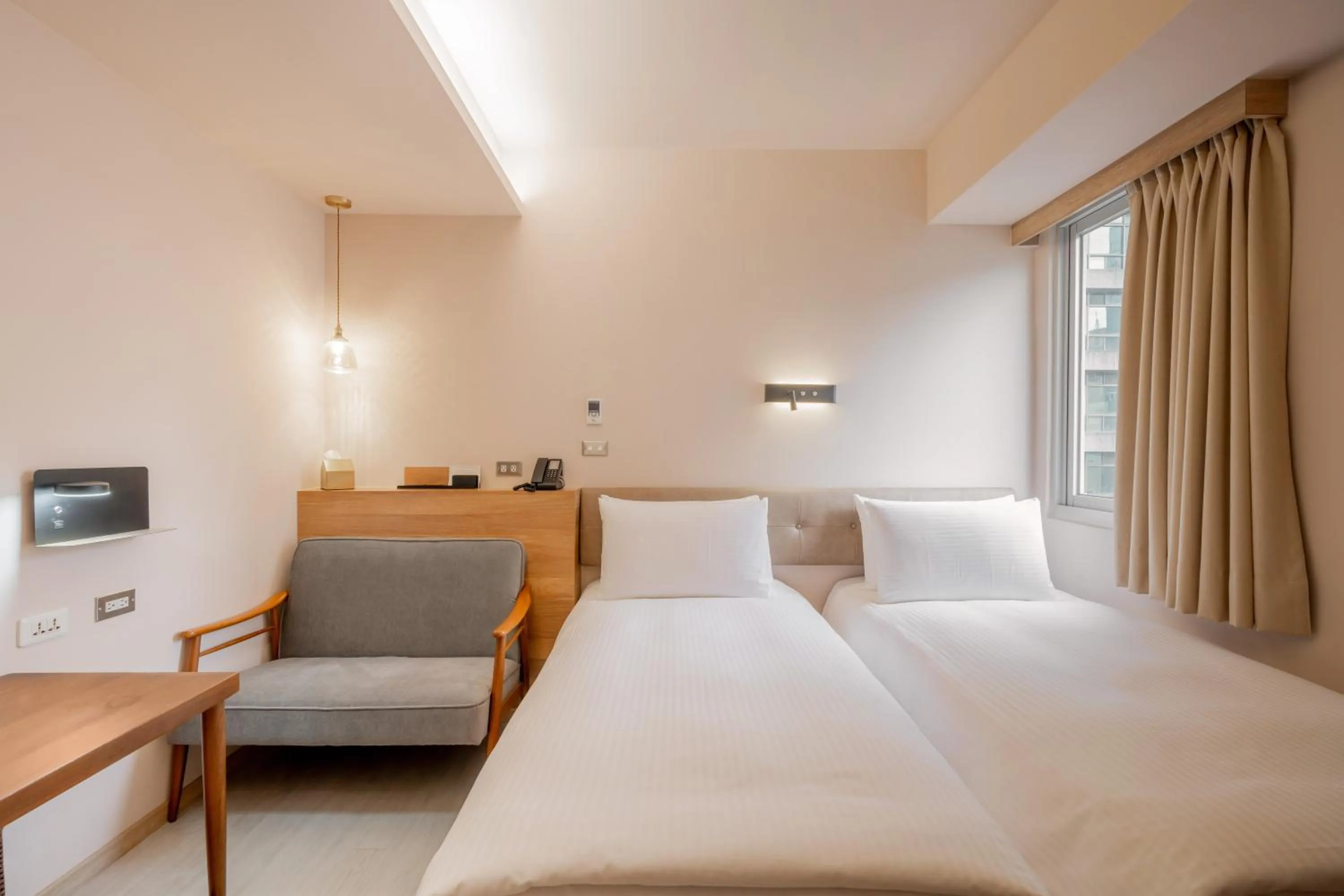 Photo of the whole room, Bed in Inns Hotel