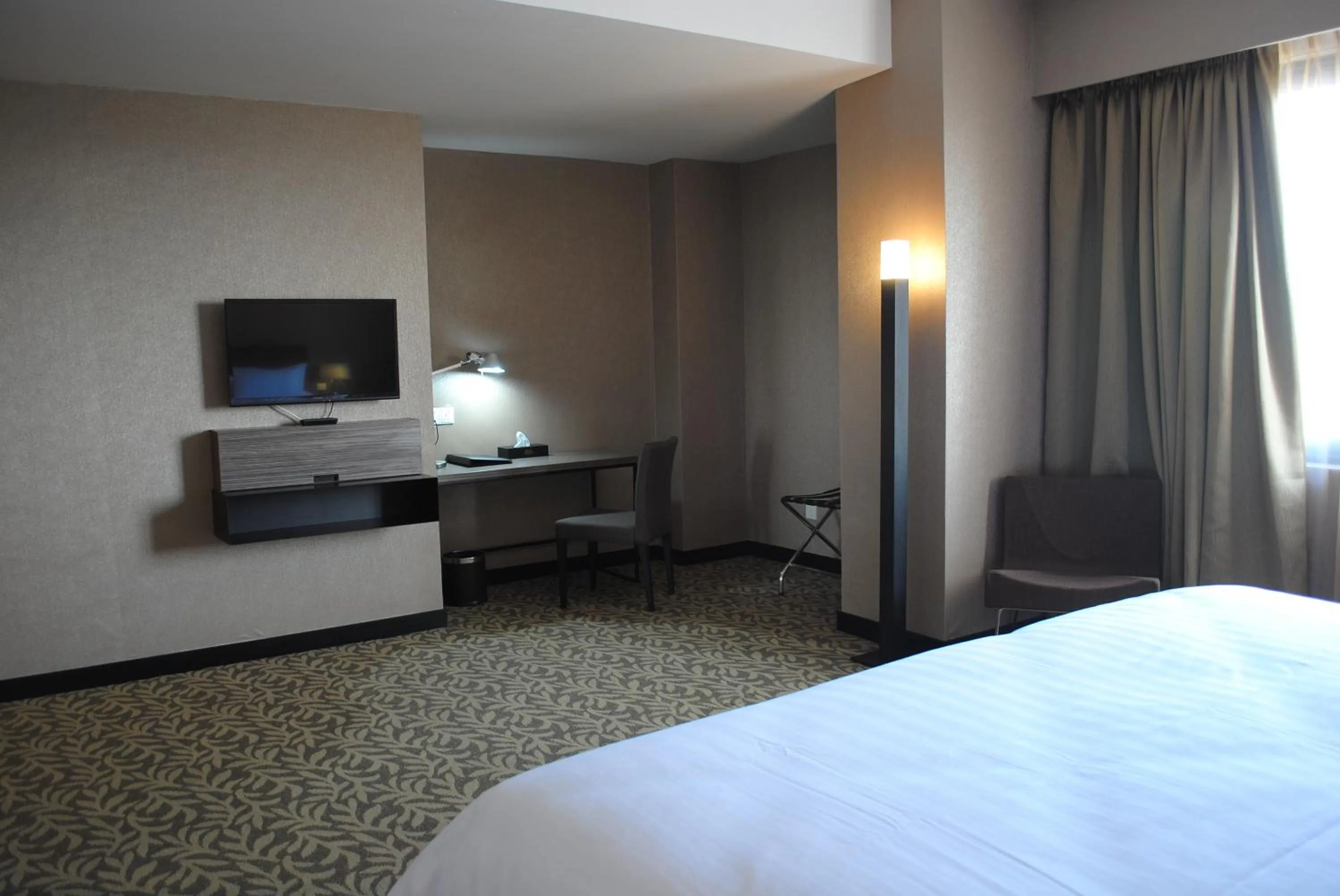 Bedroom, Bed in Grand Alora Hotel