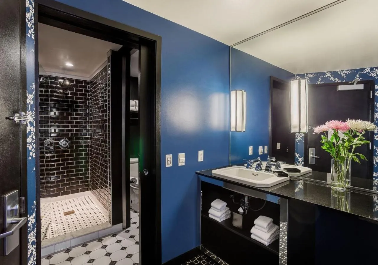 Shower in 45 Times Square Hotel