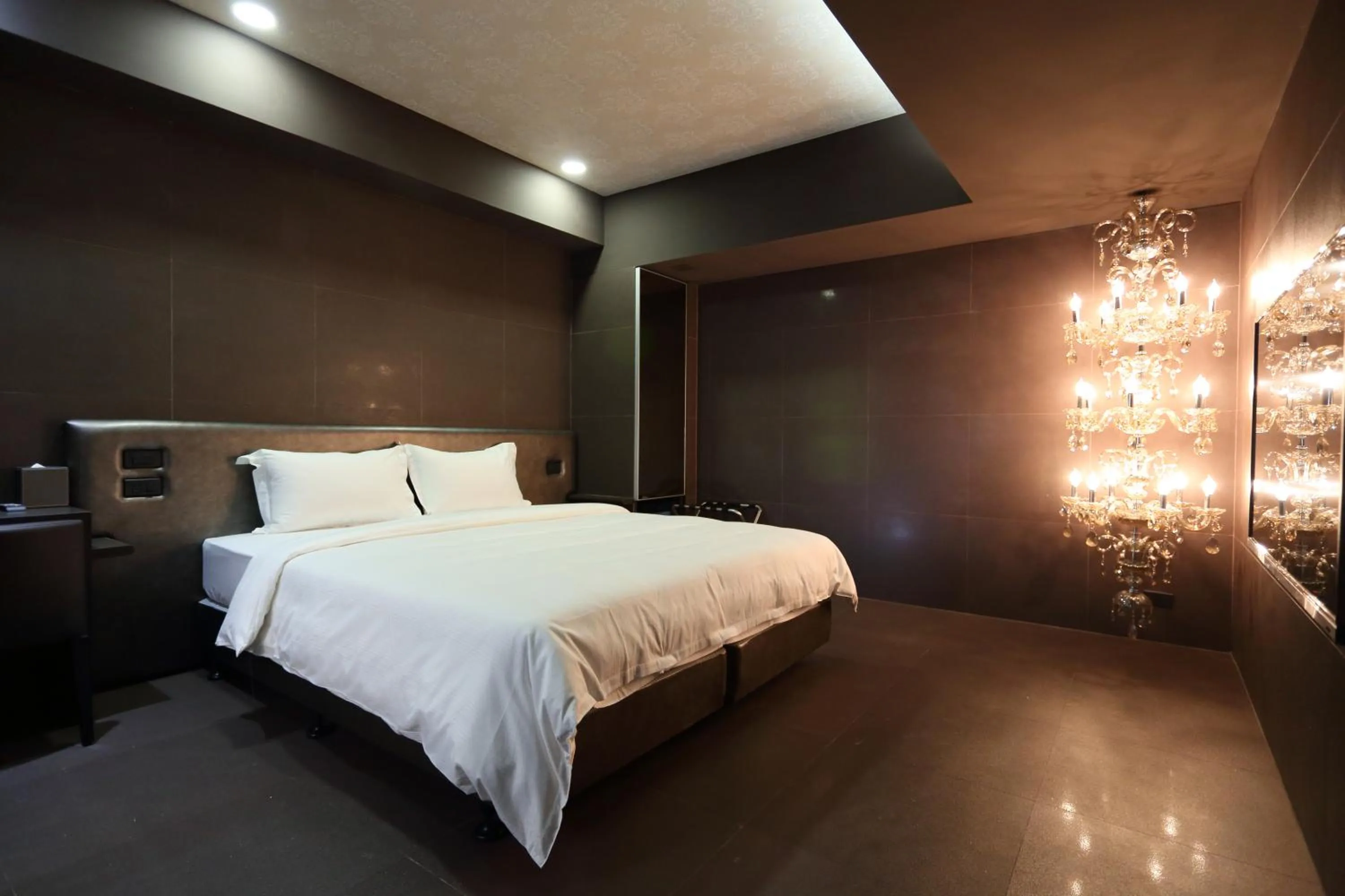 Bedroom, Bed in The Fantasy Apartment