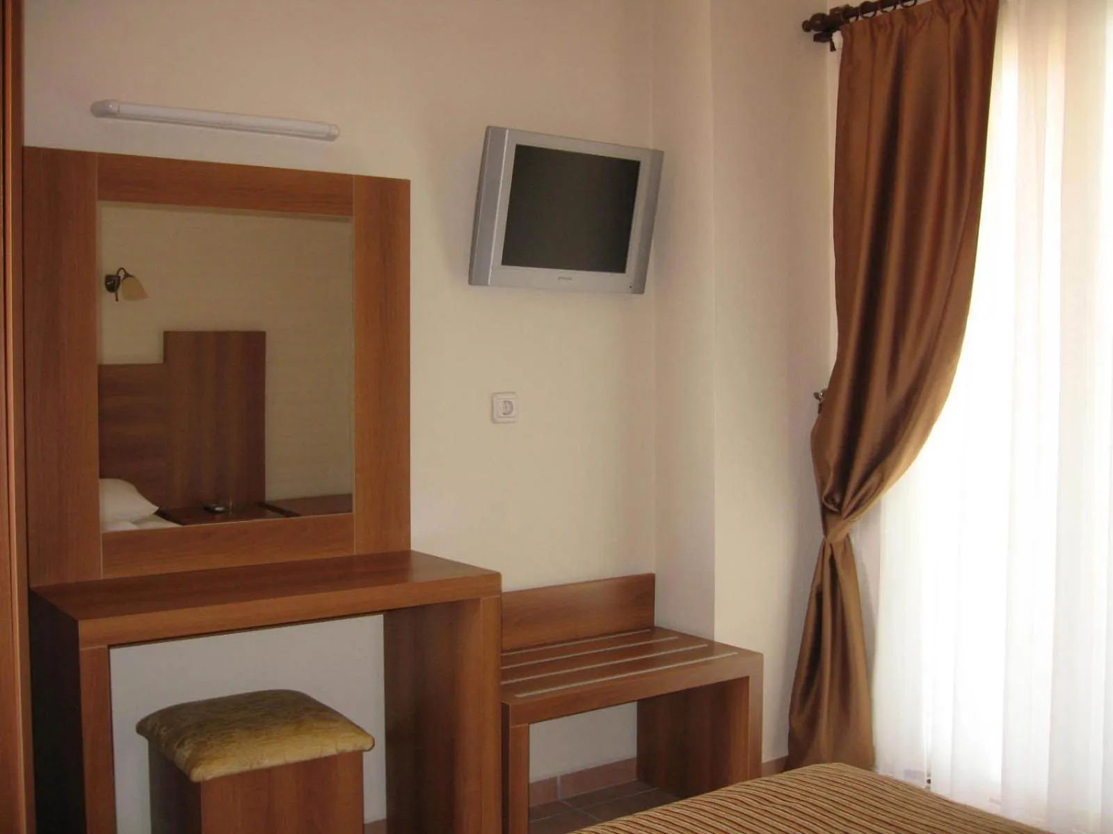 Photo of the whole room in MG Moms Hotel