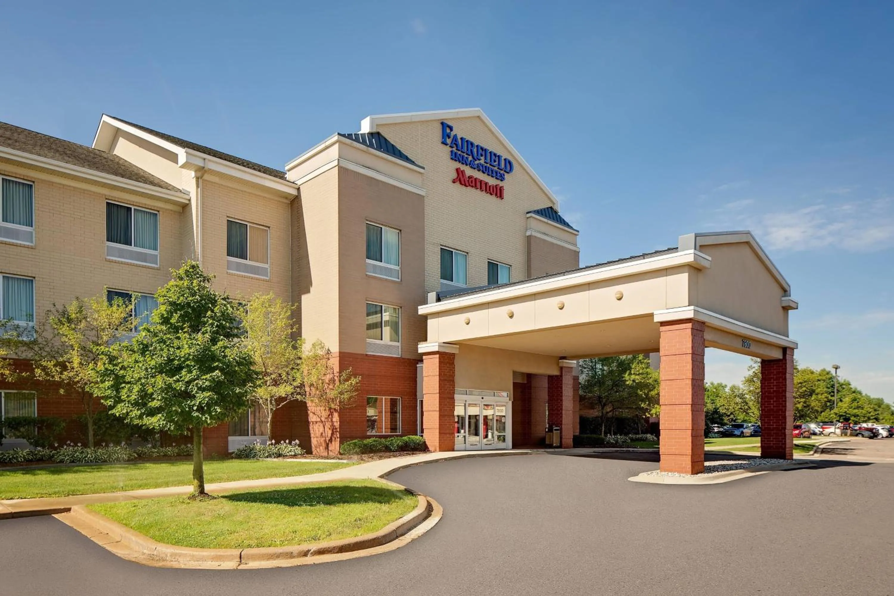Property building in Fairfield Inn & Suites by Marriott Detroit Metro Airport Romulus