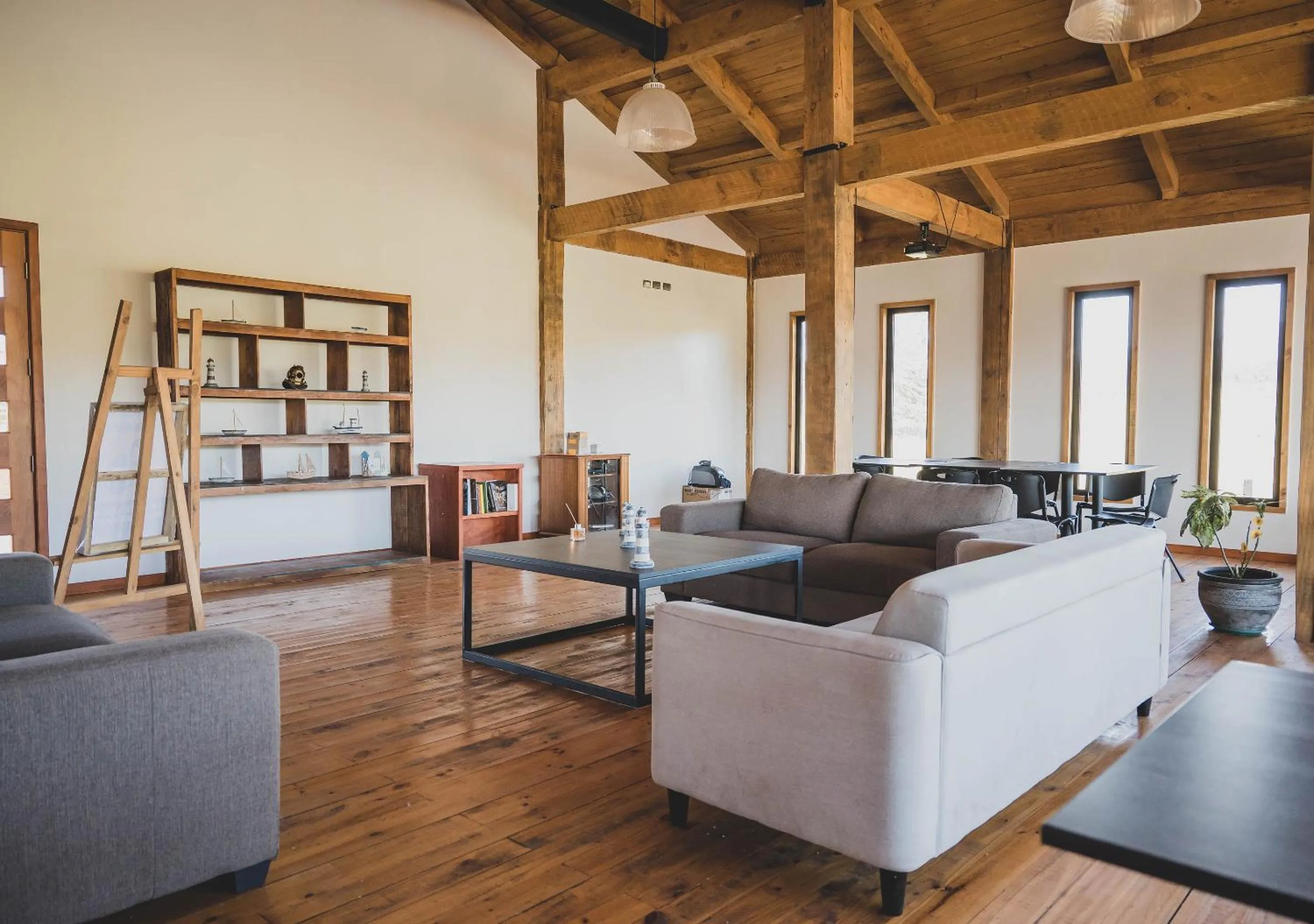 Seating area in Hotel Puerto Madera