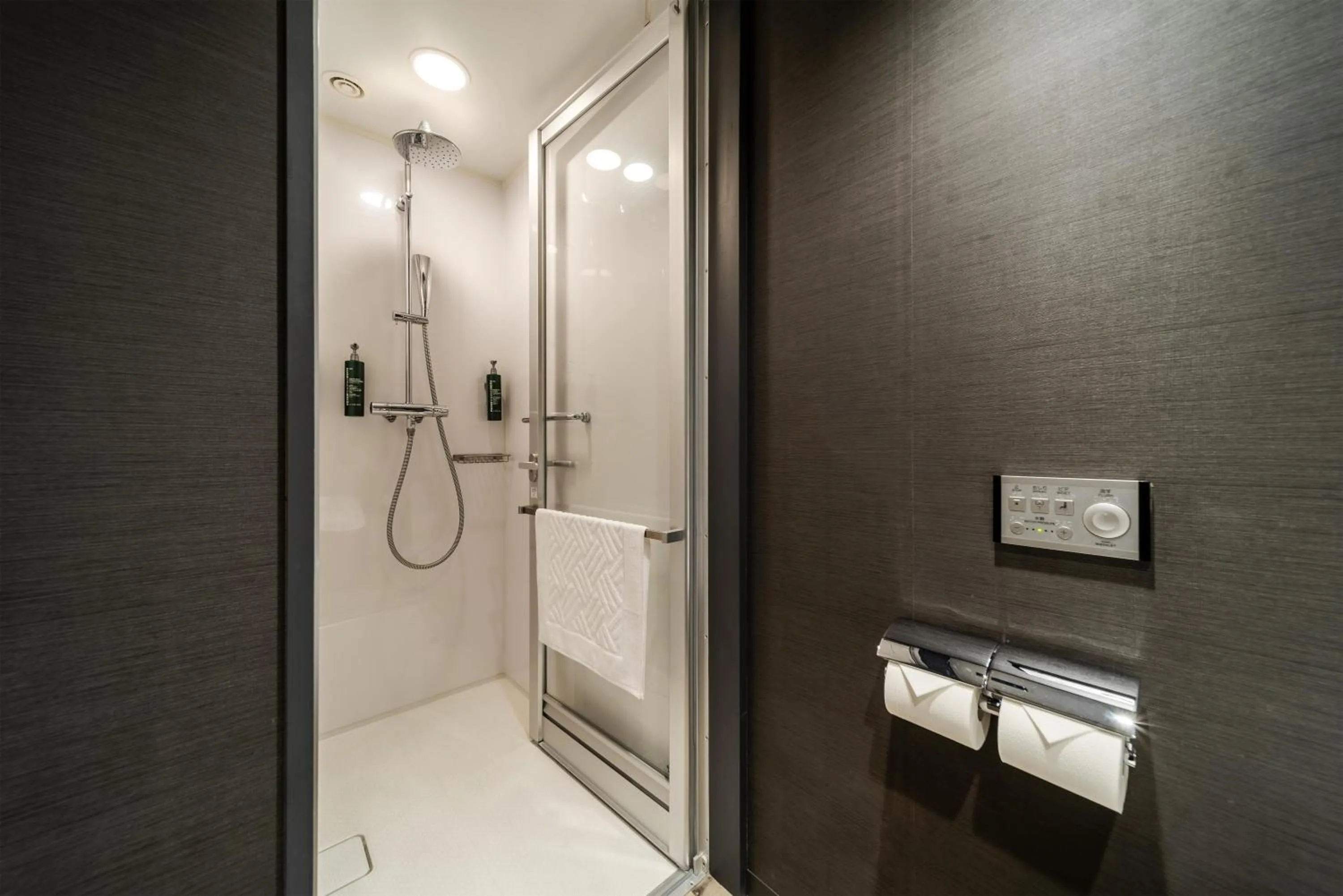 Bathroom in Hilton Garden Inn Yokohama Minatomirai
