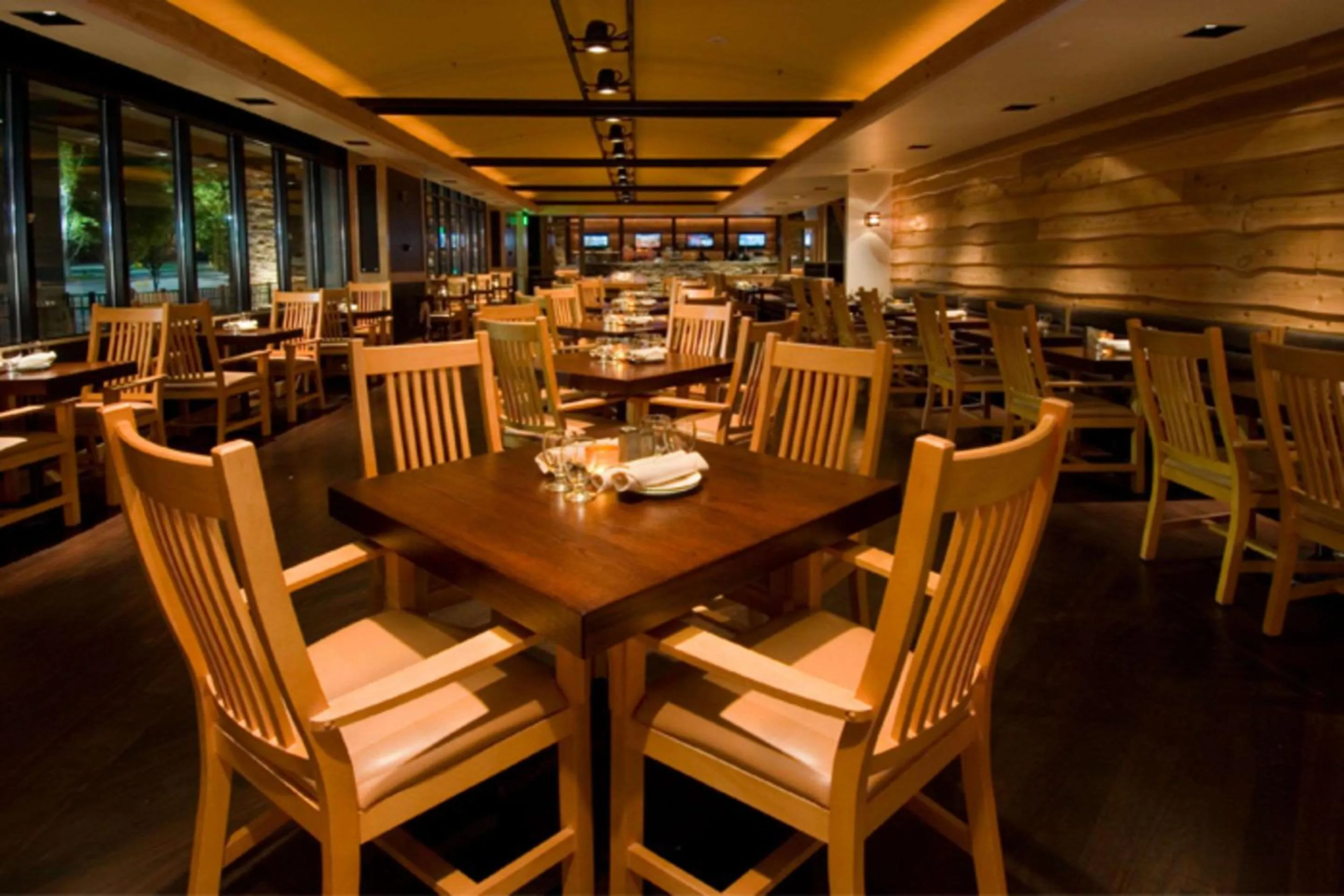 Restaurant/places to eat in Radisson Hotel Salt Lake City Downtown