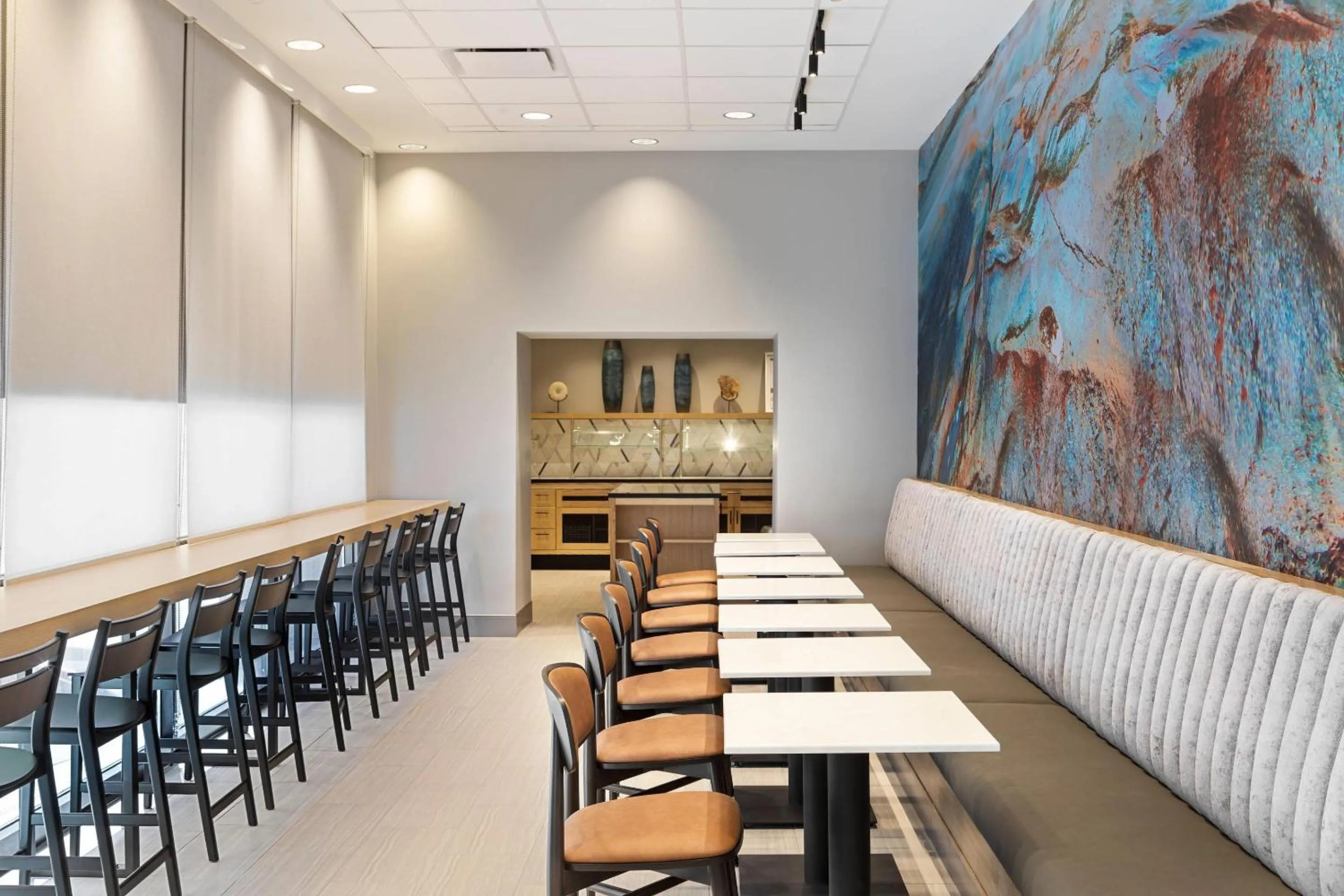 Lounge or bar in Radisson Hotel Salt Lake City Downtown