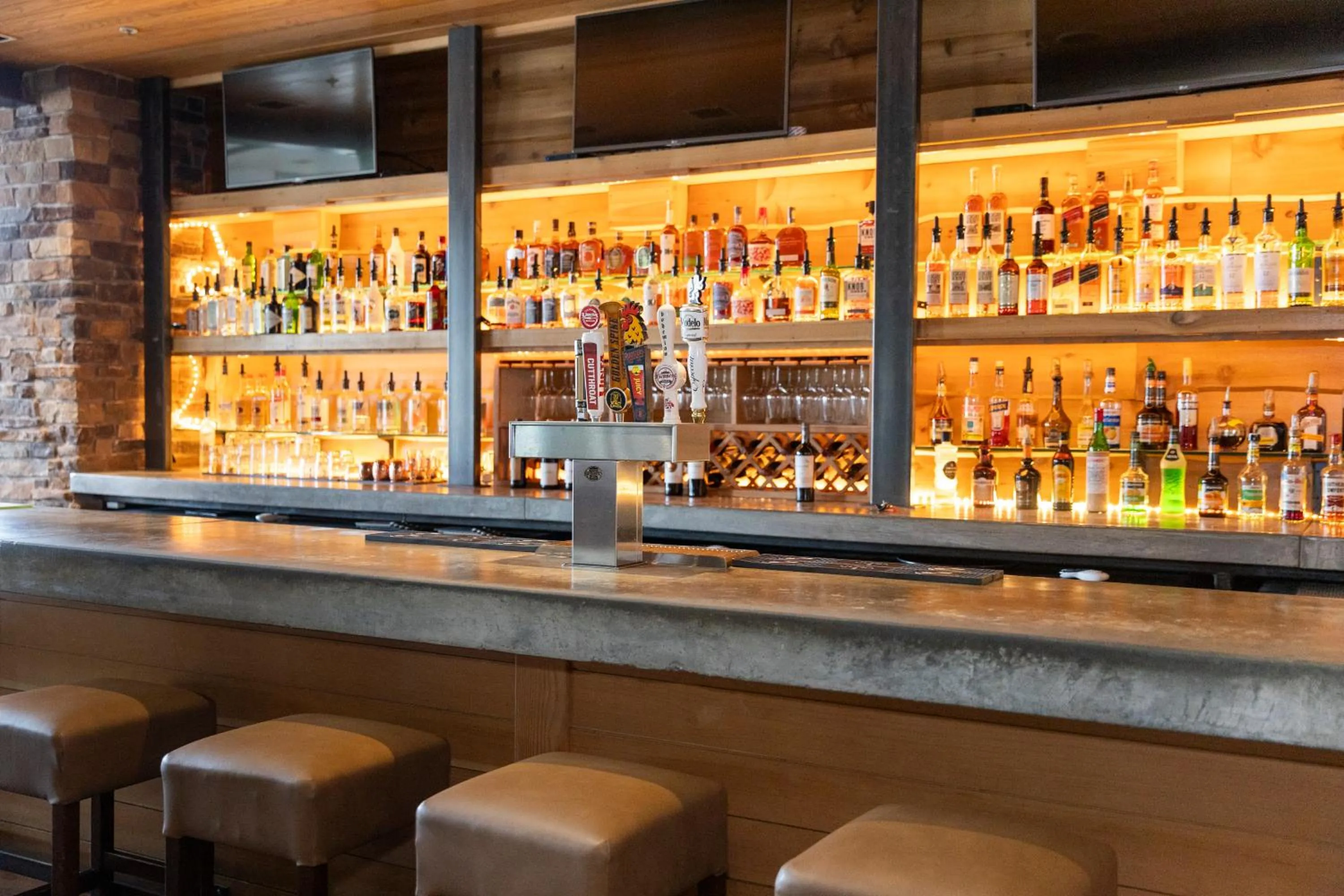 Lounge or bar in Radisson Hotel Salt Lake City Downtown