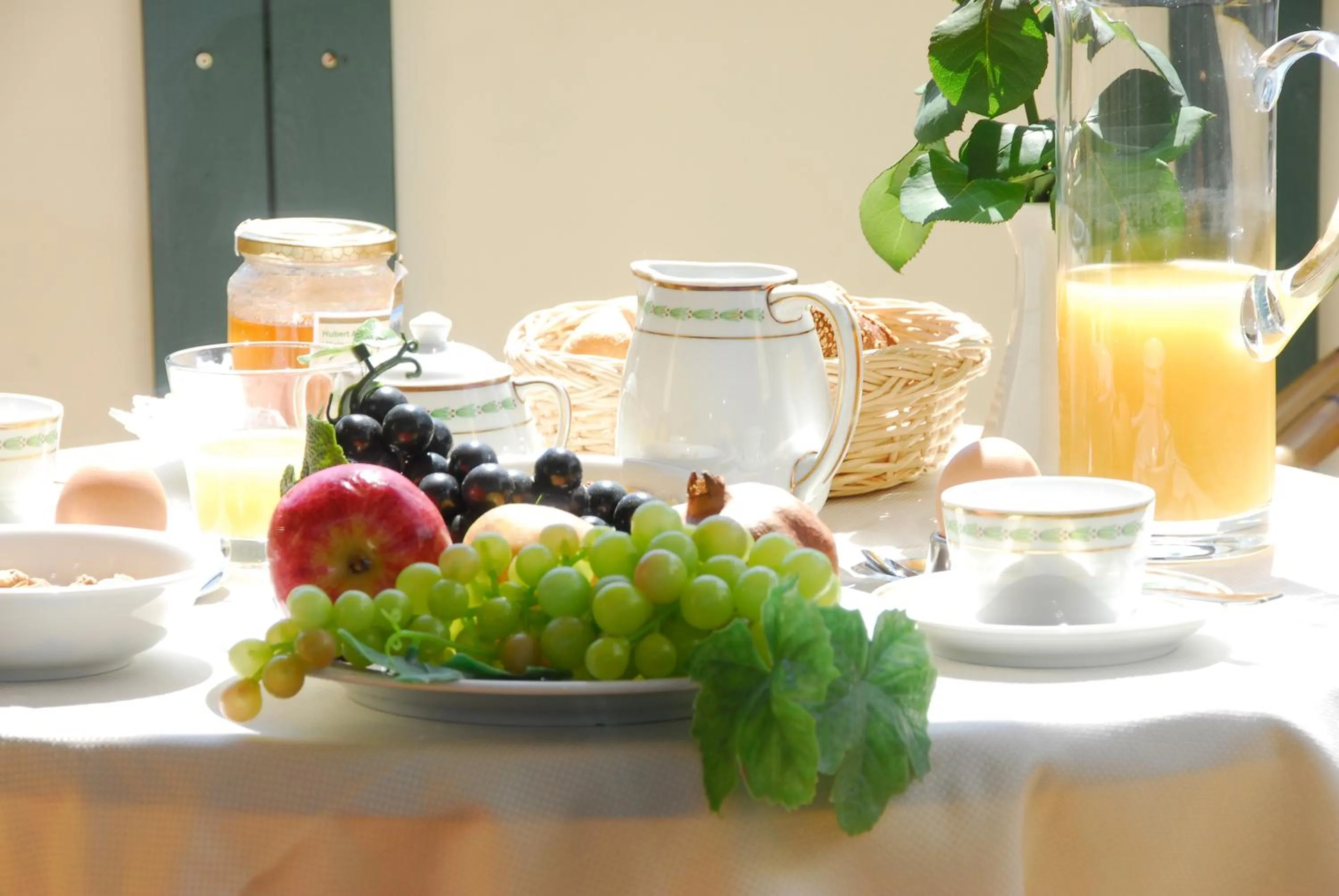 Buffet breakfast in Apparthotel Gartenresidence Nalserhof