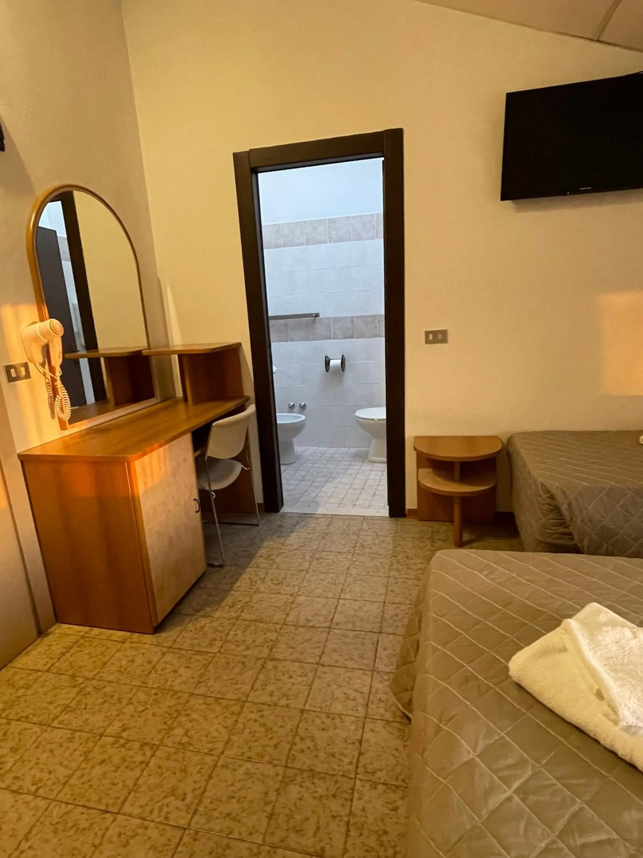 TV and multimedia, Bed in Hotel Adler