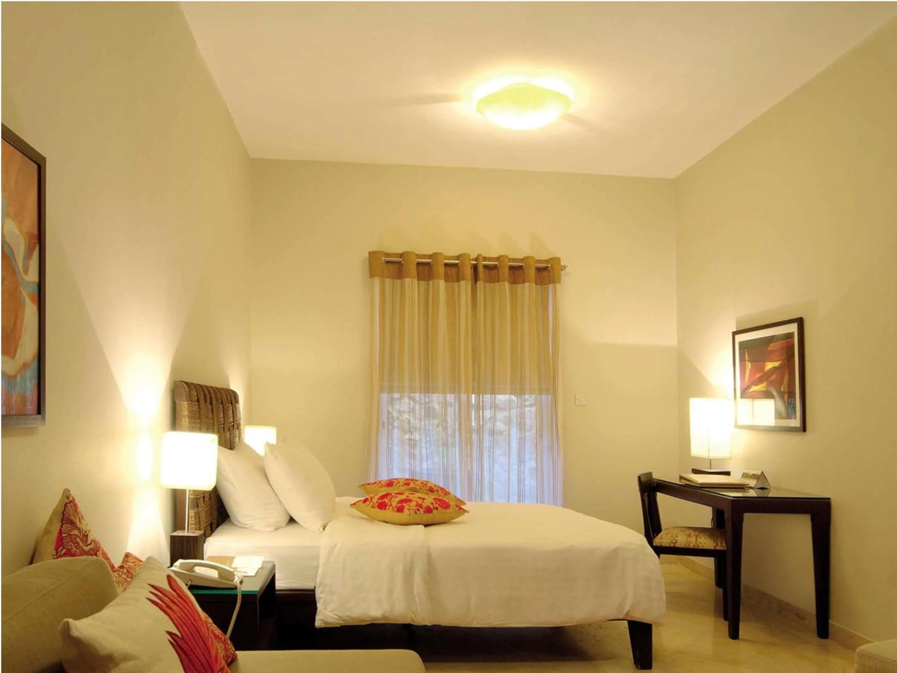 Bedroom, Bed in Mövenpick Resort & Residences Aqaba