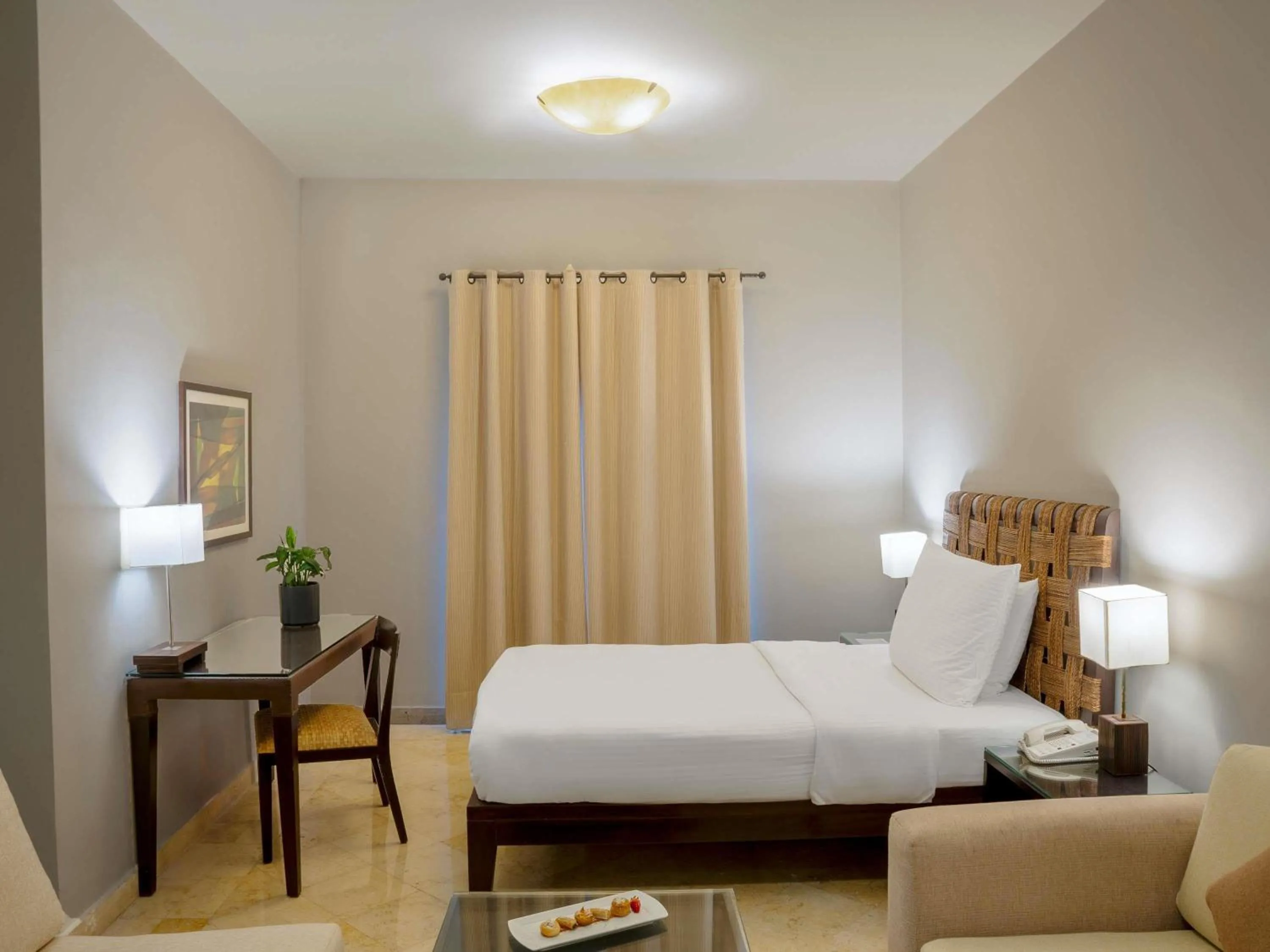 Bedroom, Bed in Mövenpick Resort & Residences Aqaba