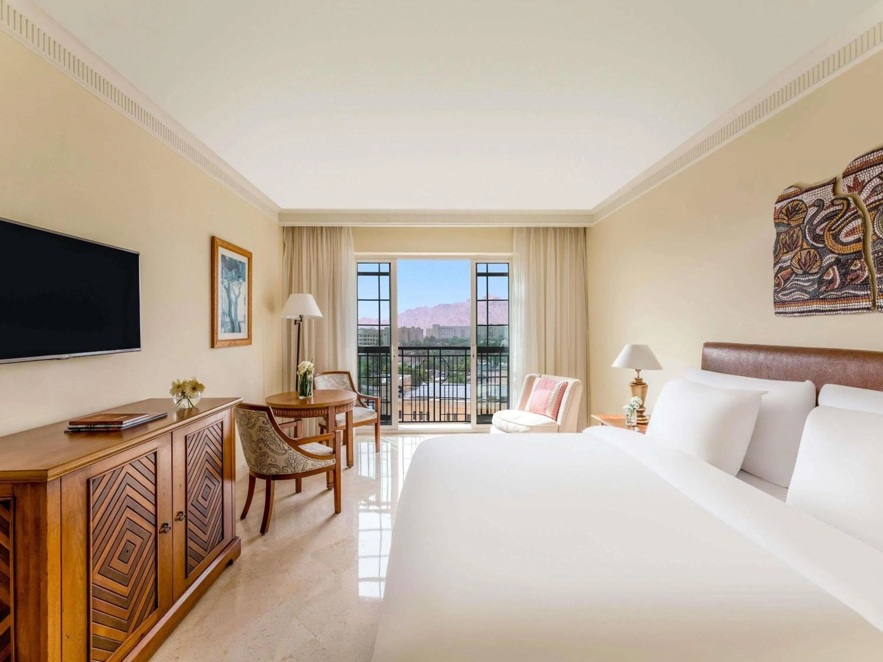 Bedroom, Bed in Mövenpick Resort & Residences Aqaba