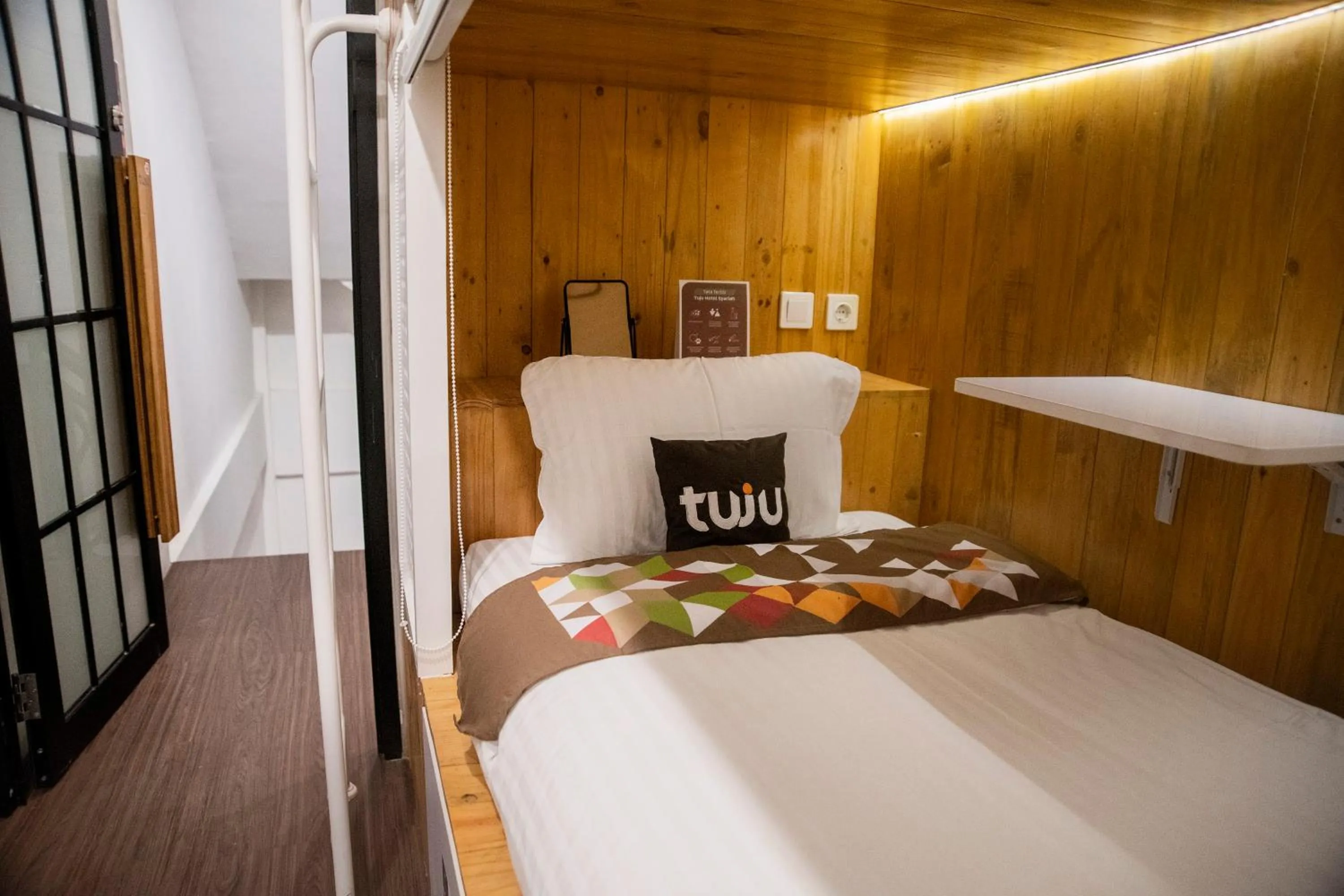 Bedroom, Bed in Tuju Arteri Pods