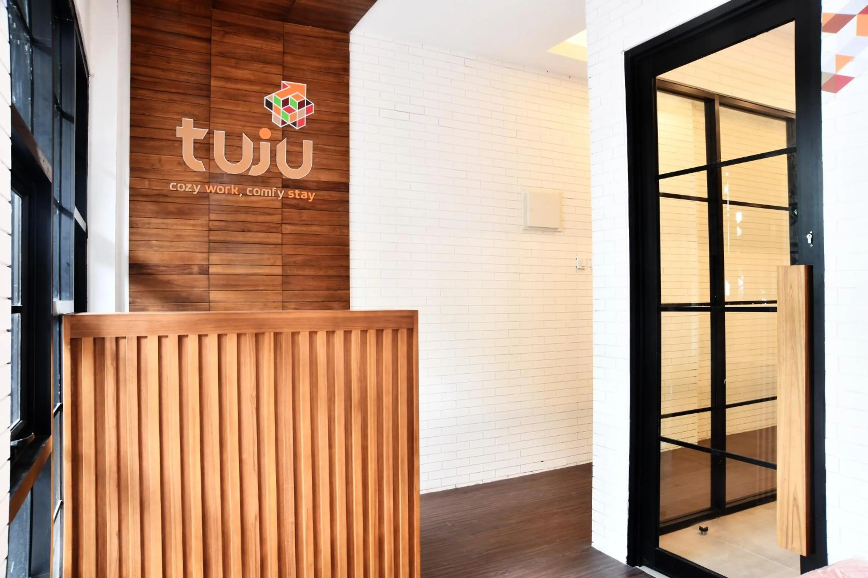 Lobby or reception in Tuju Arteri Pods