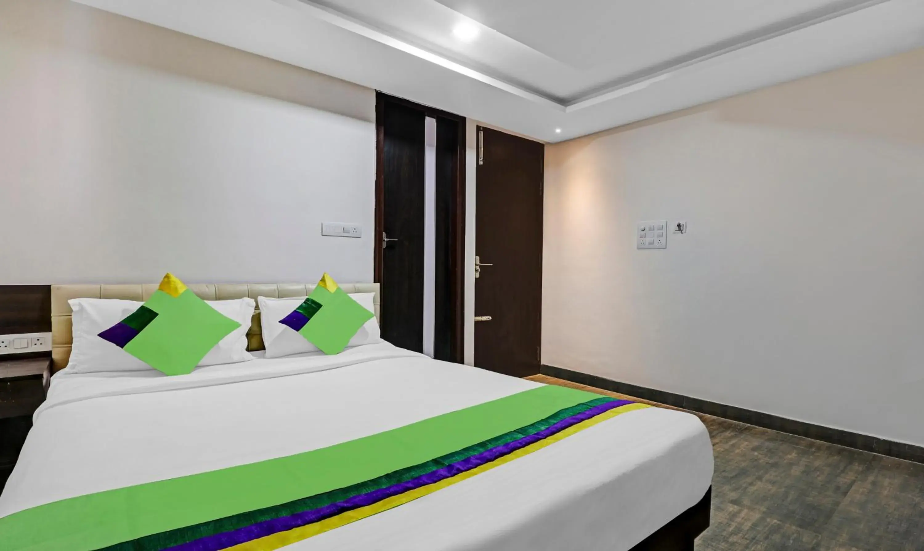 Bed in Treebo JJ Residency Bed in Treebo JJ Residency