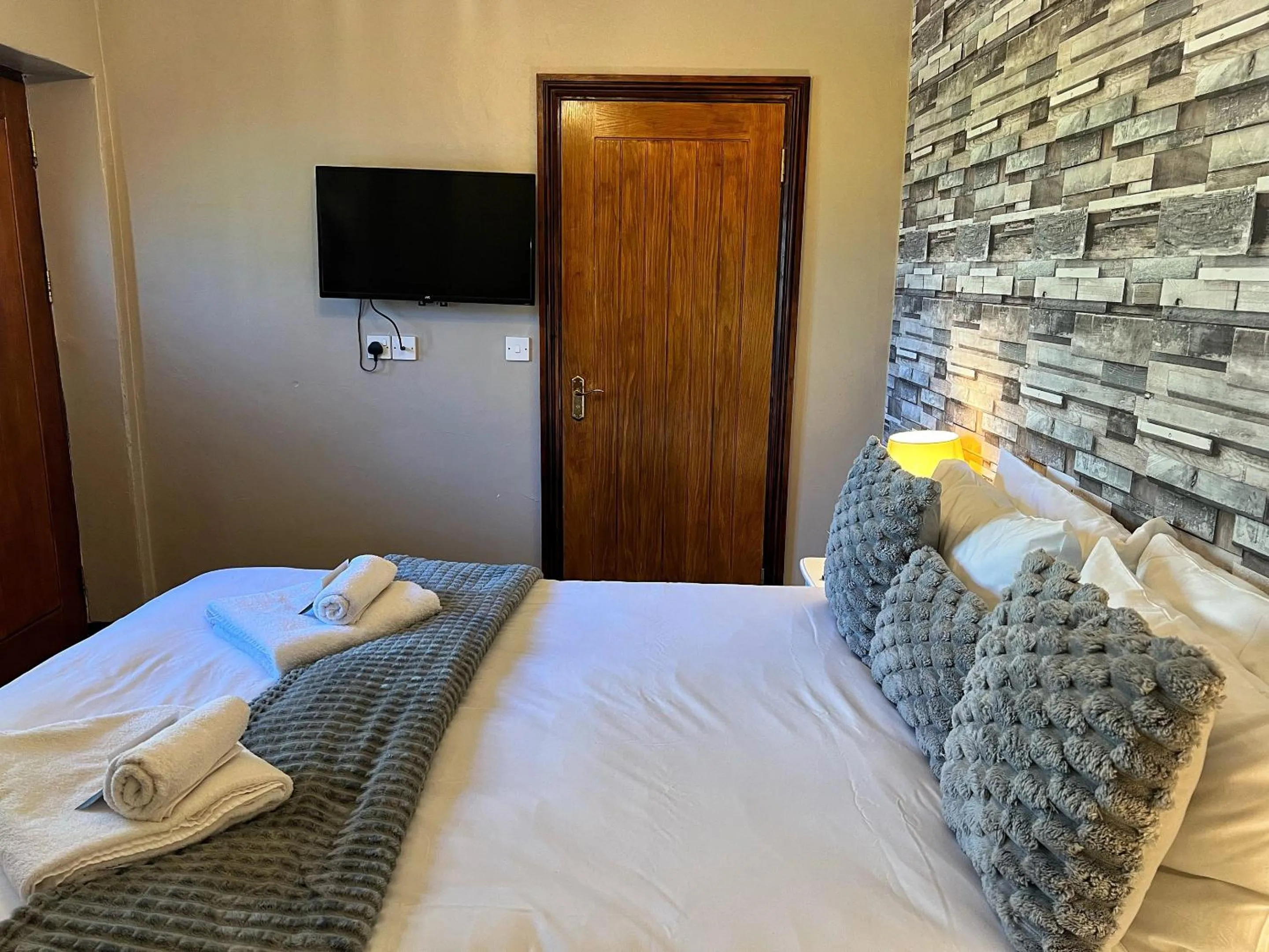 Bedroom, Bed in The Mary Tavy Inn