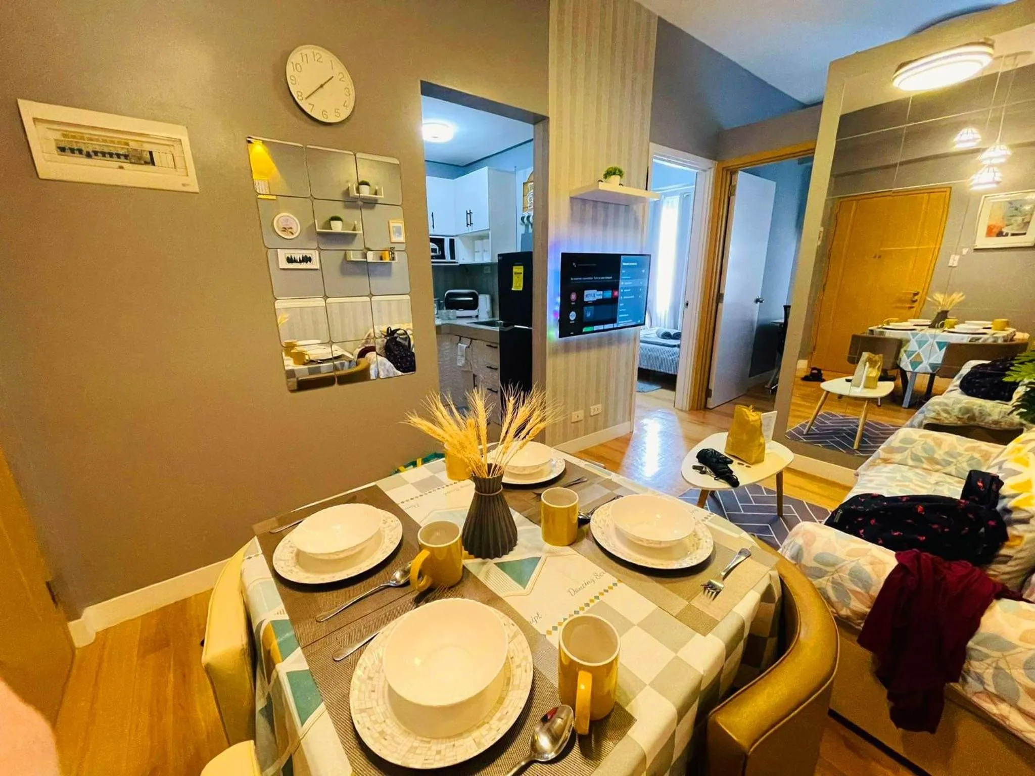Dining area in 2-Bedroom CK's Corner Staycation Trees Residences